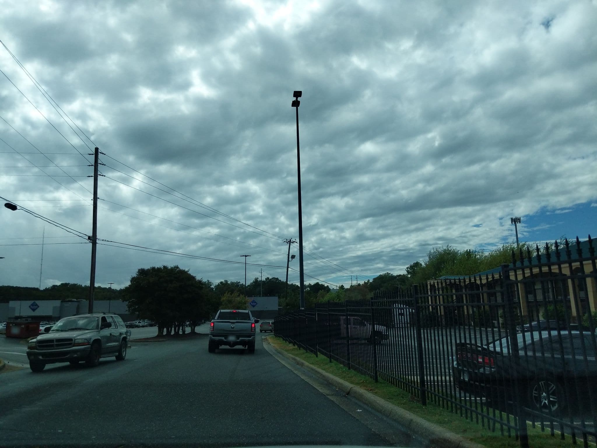 Street view near Days Inn, Tuscaloosa — © atze02 (CC BY-SA · Mapillary)