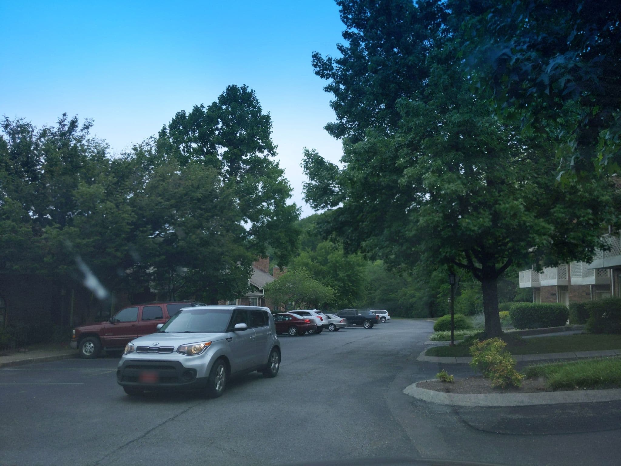 Street view near Backbone Inn, Brentwood Estates — © mollyjohnh (CC BY-SA · Mapillary)
