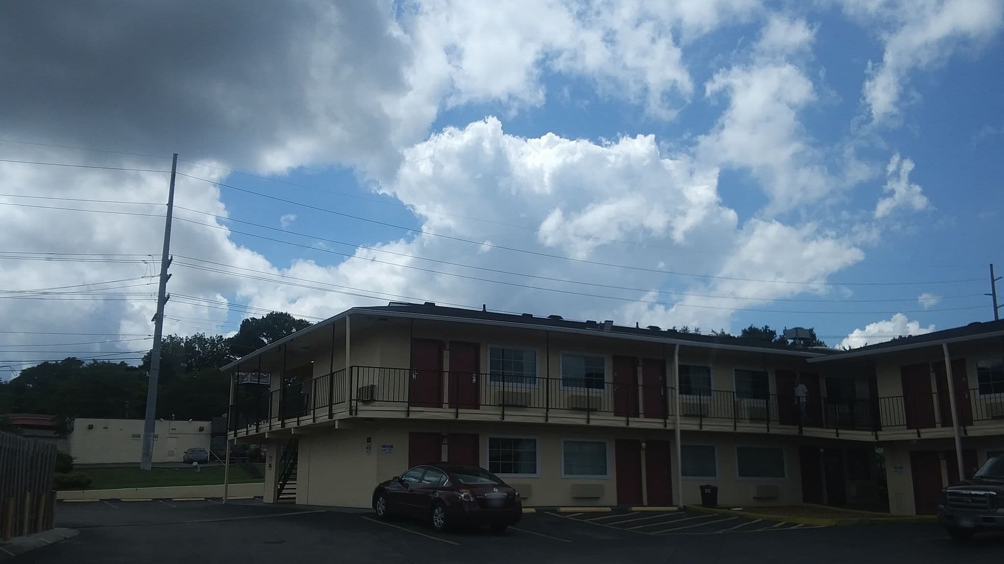 Street view near Rodeway Inn, Brentwood Estates — © mab12340 (CC BY-SA · Mapillary)