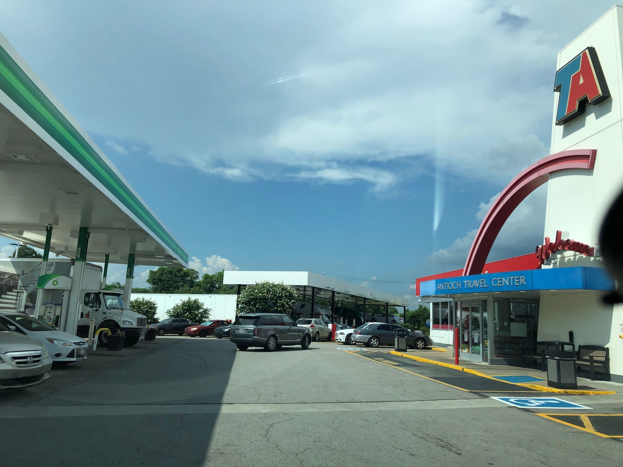 Street view near Red Roof In Sleeper, La Vergne — © tampete71 (CC BY-SA · Mapillary)