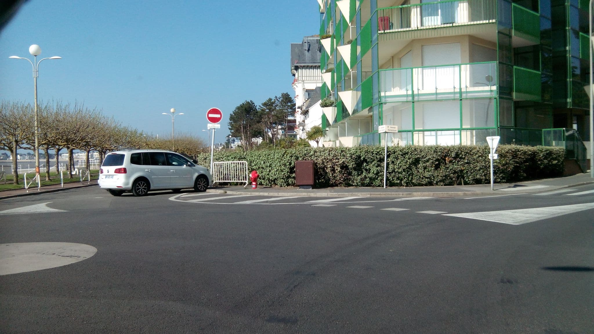 Street view near Le Majestic, Le Pouliguen — © alainproviste (CC BY-SA · Mapillary)