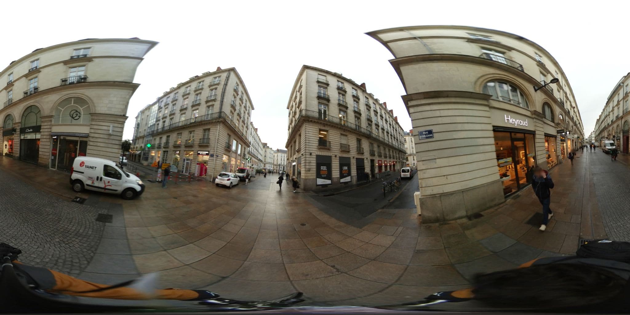 Street view near Ibis Styles Nantes Centre Place Royale, Nantes — © c_mobilite (CC BY-SA · Mapillary)