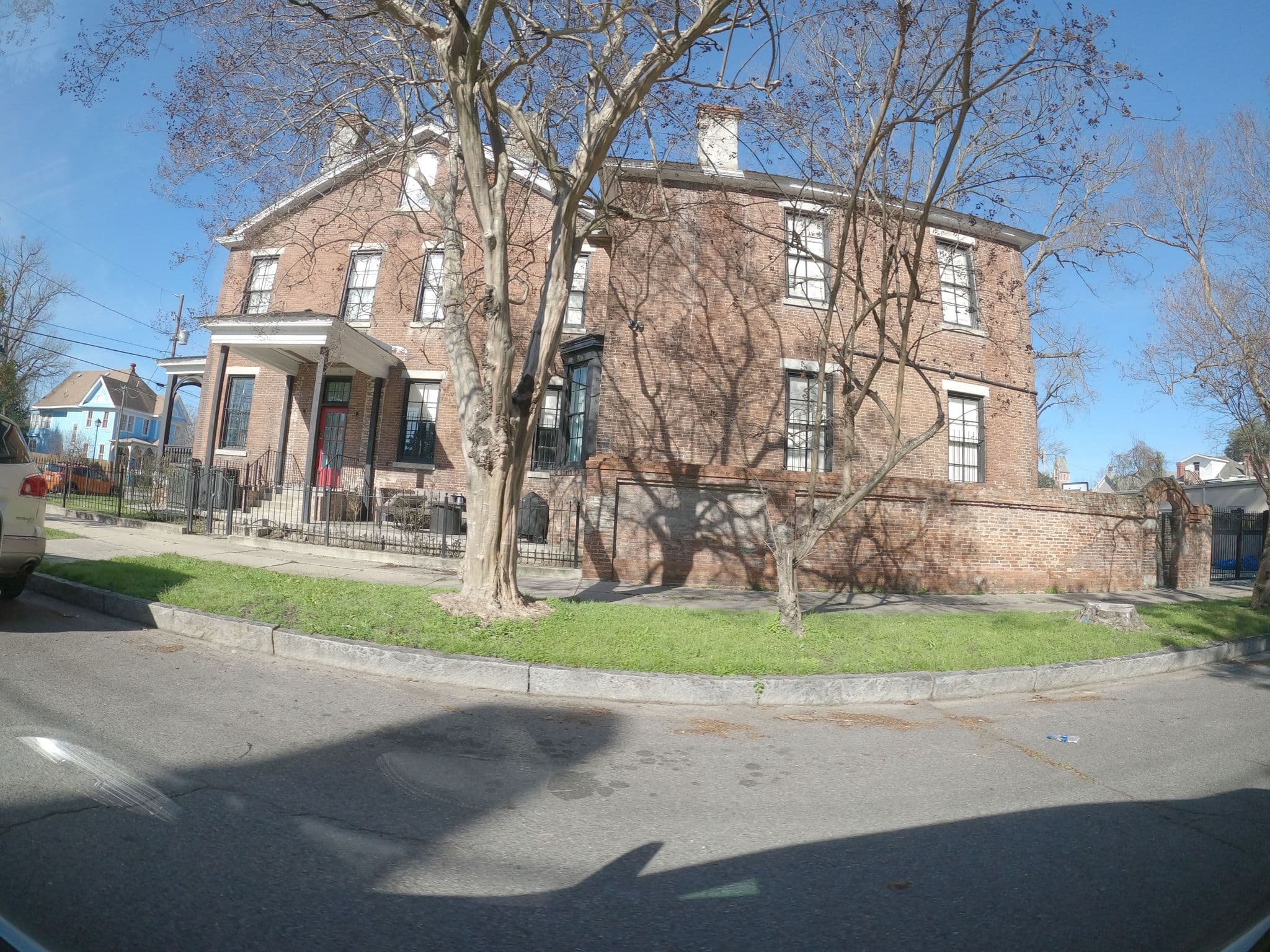 Street view near Delaigle House Inn, Augusta — © atze02 (CC BY-SA · Mapillary)