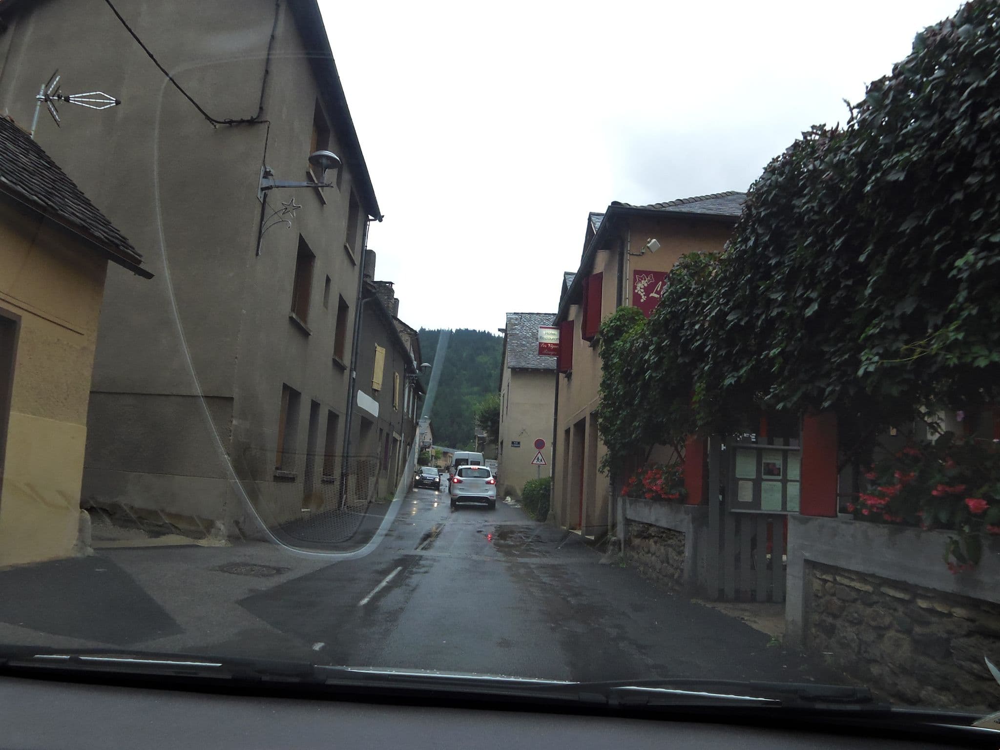 Street view near Les Vignes Rouges, Florac — © chivos (CC BY-SA · Mapillary)