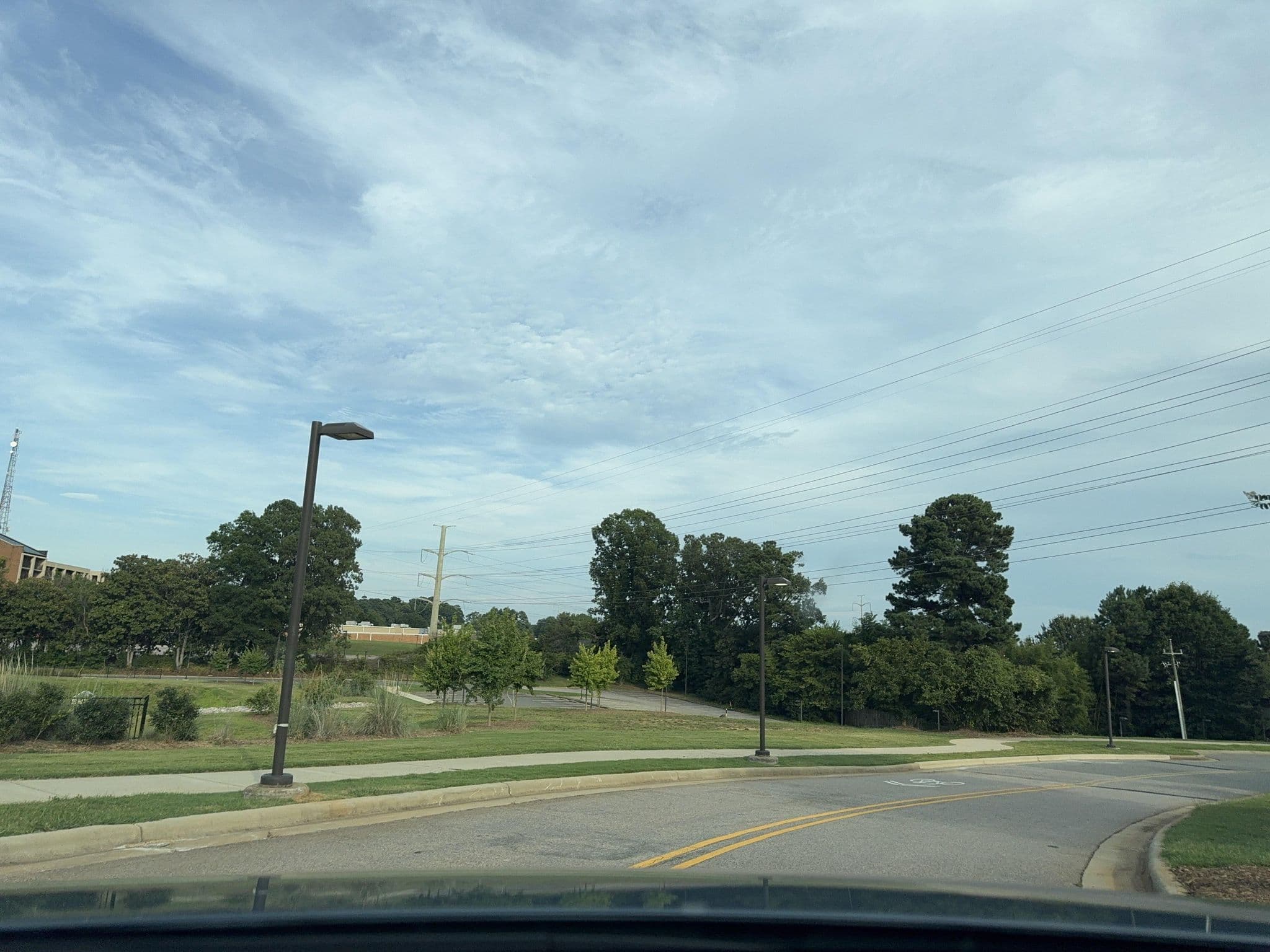 Street view near Machu Picchu, West Raleigh — © _jcaruso (CC BY-SA · Mapillary)