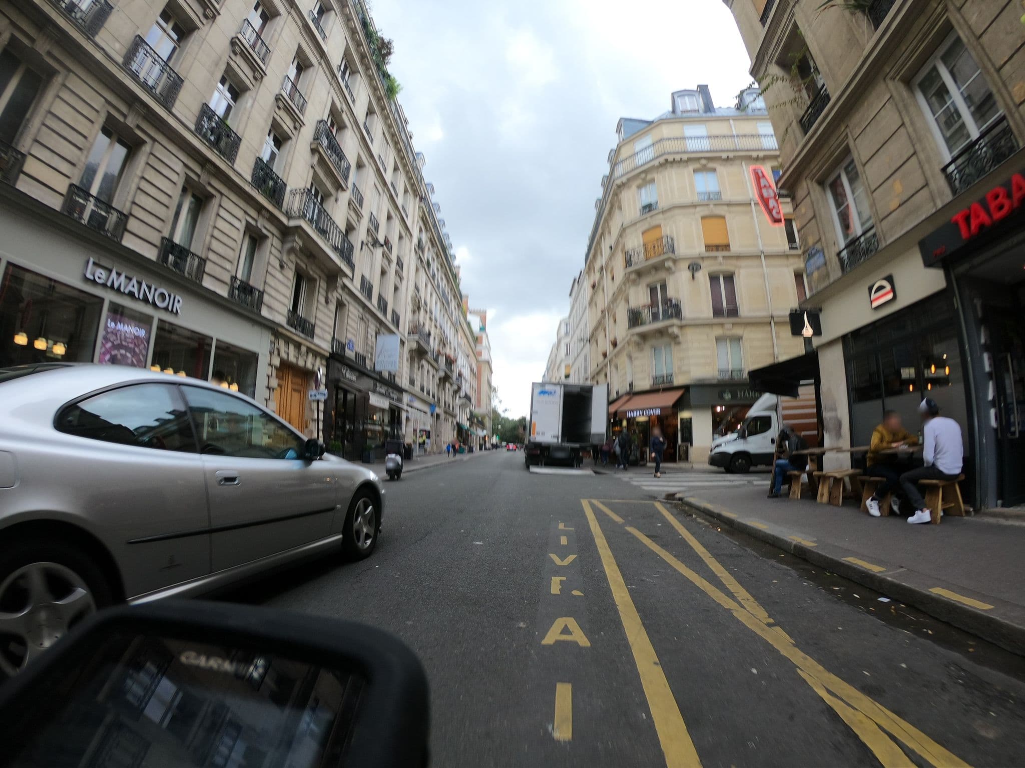 Street view near Hôtel de l'Alma, Paris 07 Palais-Bourbon — © htonchia (CC BY-SA · Mapillary)