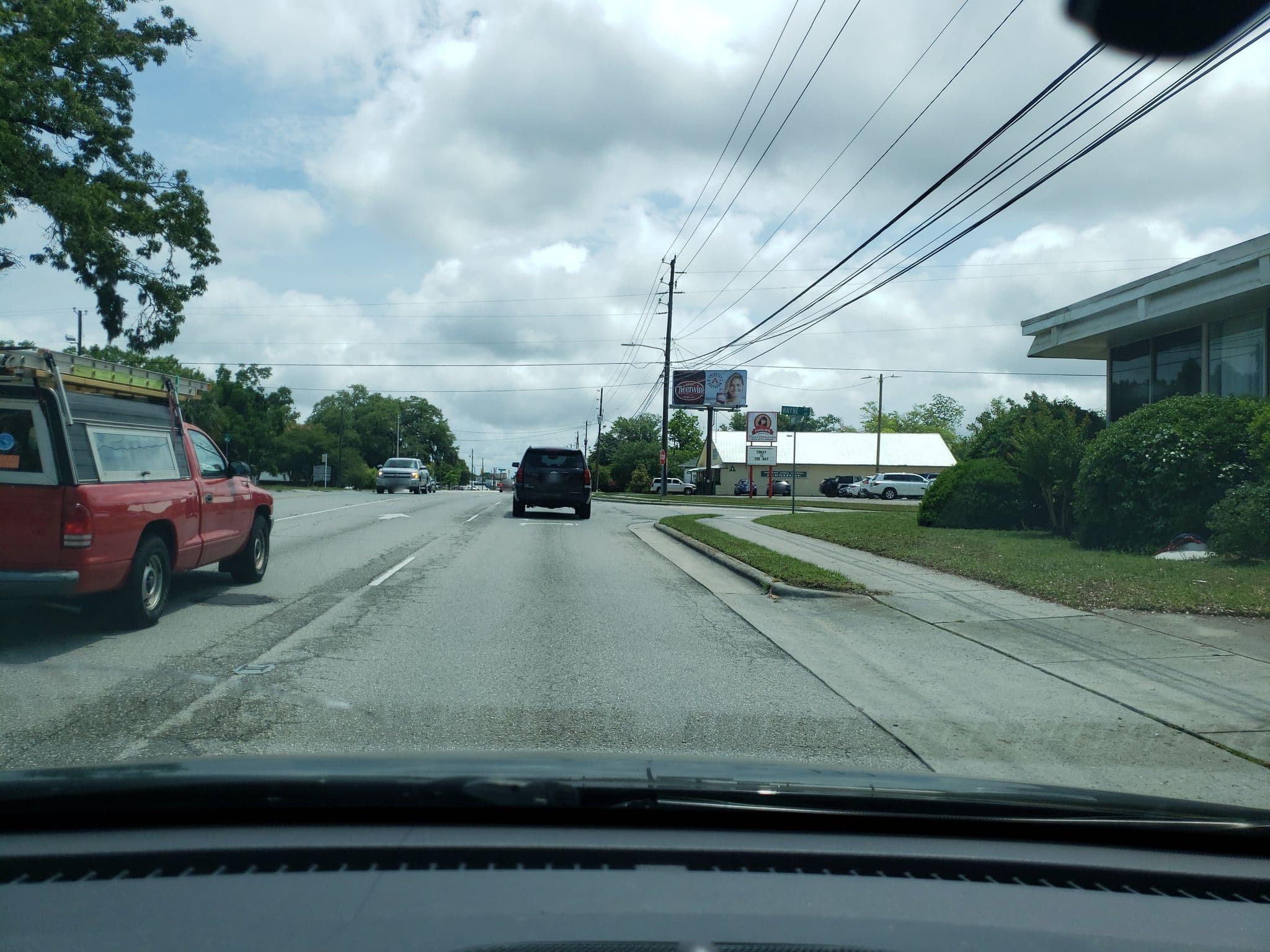 Street view near The Carolinian Inn, Wilmington — © guyutetube (CC BY-SA · Mapillary)