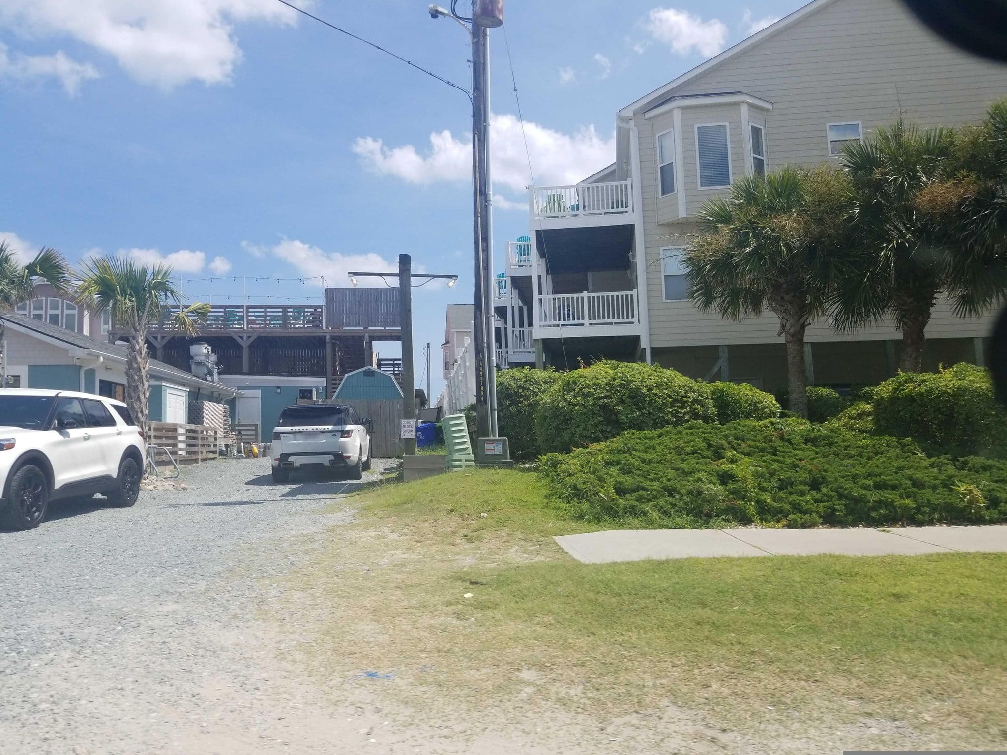 Street view near Ravens Nest, Surf City — © DrivingRoundTown (CC BY-SA · Mapillary)
