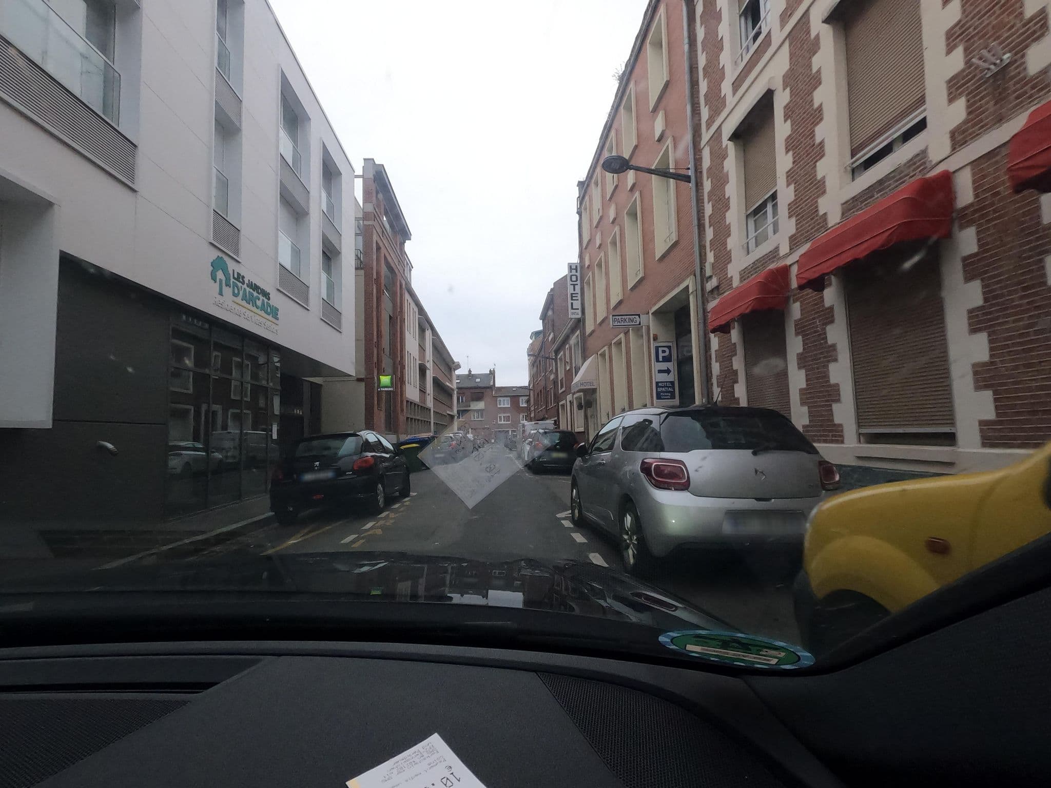 Street view near Hôtel Spatial, Amiens — © saschahaberkorn (CC BY-SA · Mapillary)