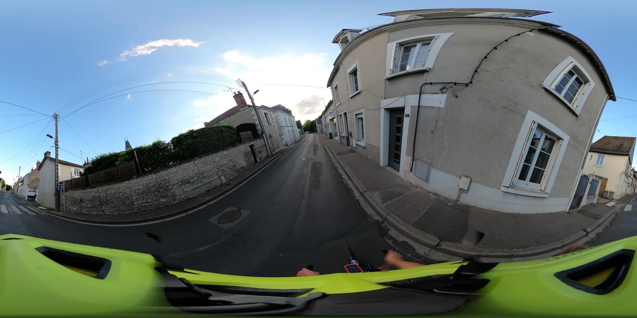 Street view near Leonardo & Vinci Cottages, Amboise — © velocamion (CC BY-SA · Mapillary)