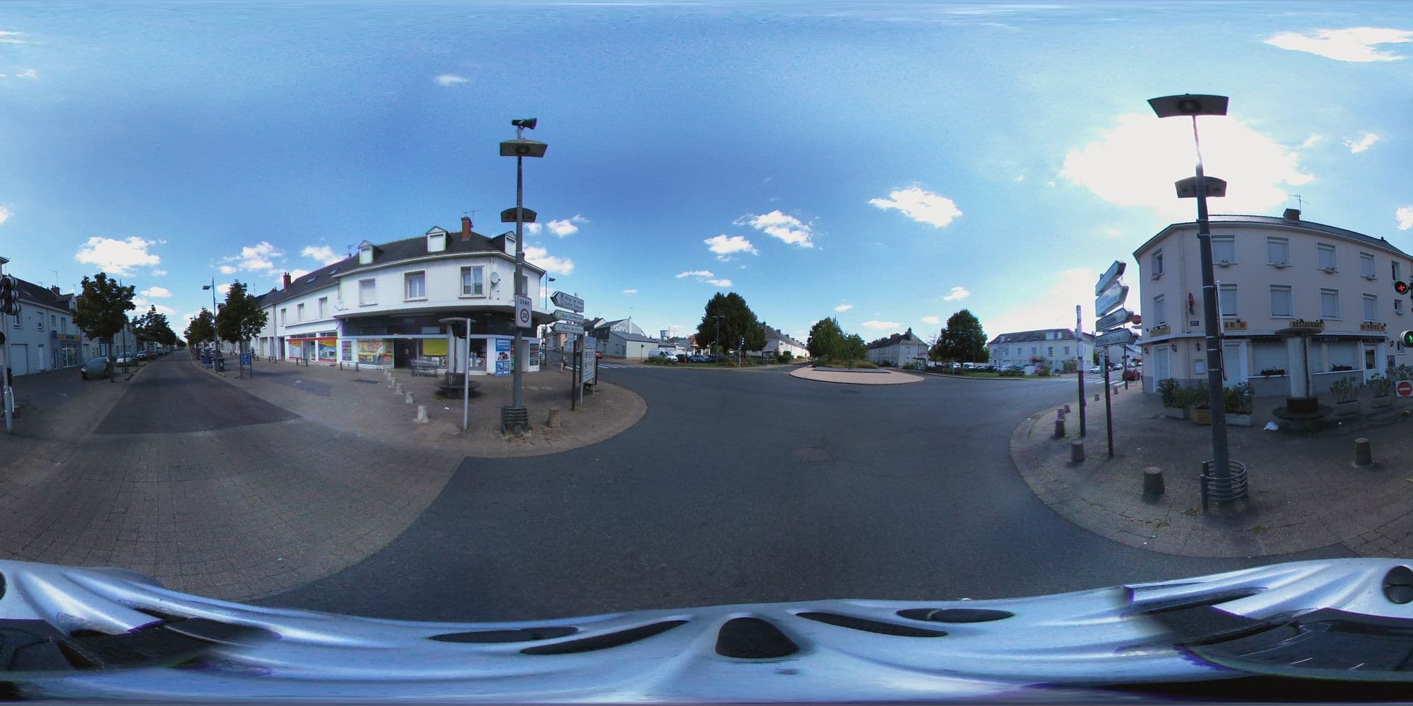 Street view near L'Avenir, Tours — © dadavidov_fr (CC BY-SA · Mapillary)