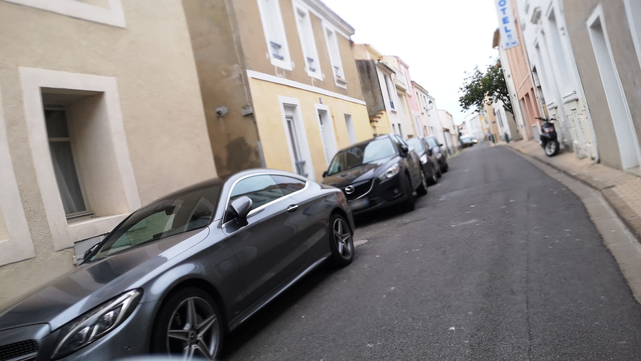 Street view near Hôtel Sables d'O, Les Sables-d'Olonne — © u4y0u (CC BY-SA · Mapillary)