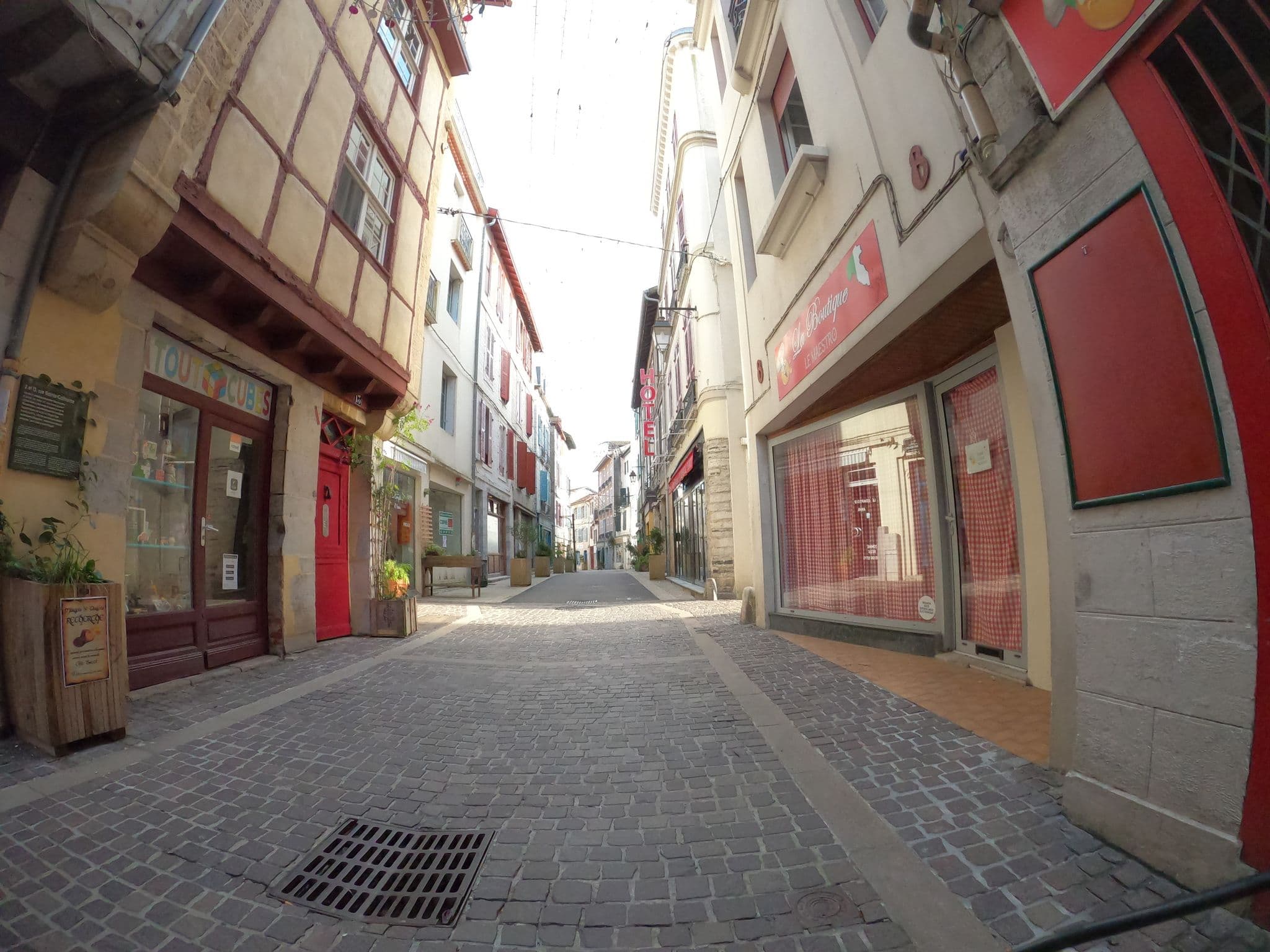 Street view near Hostel 20, Bayonne — © patchanka (CC BY-SA · Mapillary)