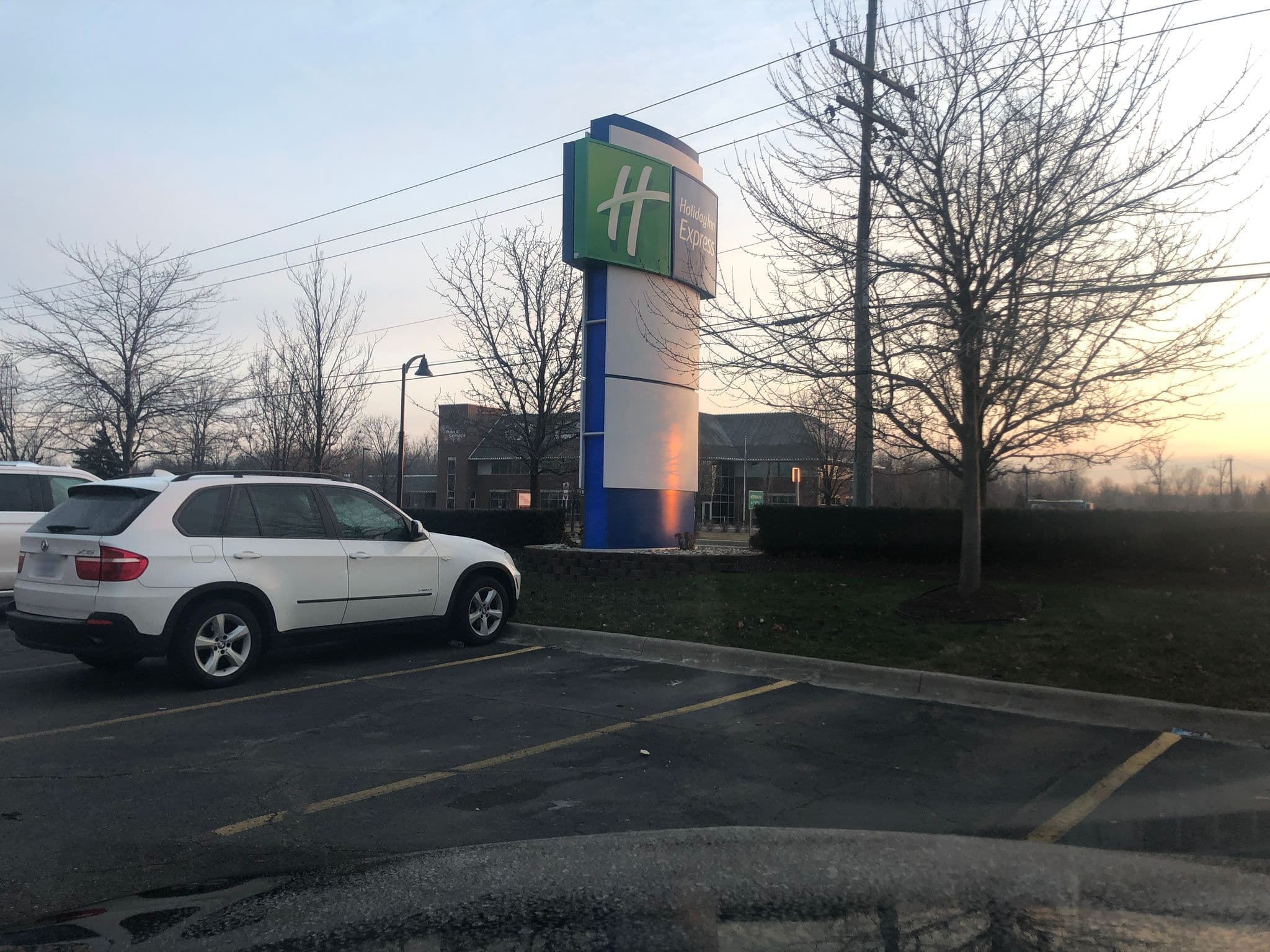 Street view near La Quinta Inn Detroit Airport Romulus, Romulus — © swhite5482 (CC BY-SA · Mapillary)