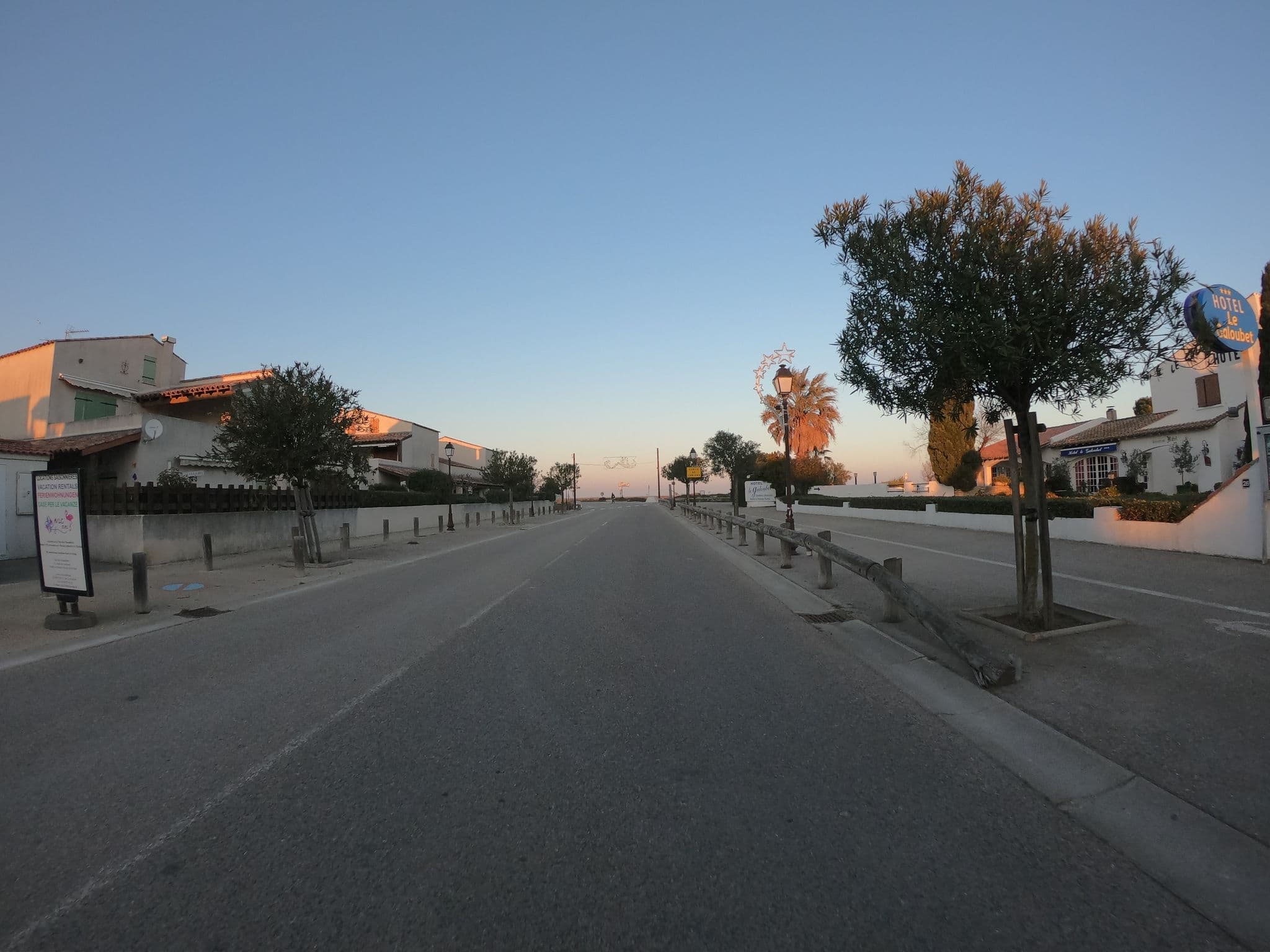 Street view near Le Galoubet, Saintes-Maries-de-la-Mer — © joostjakob (CC BY-SA · Mapillary)
