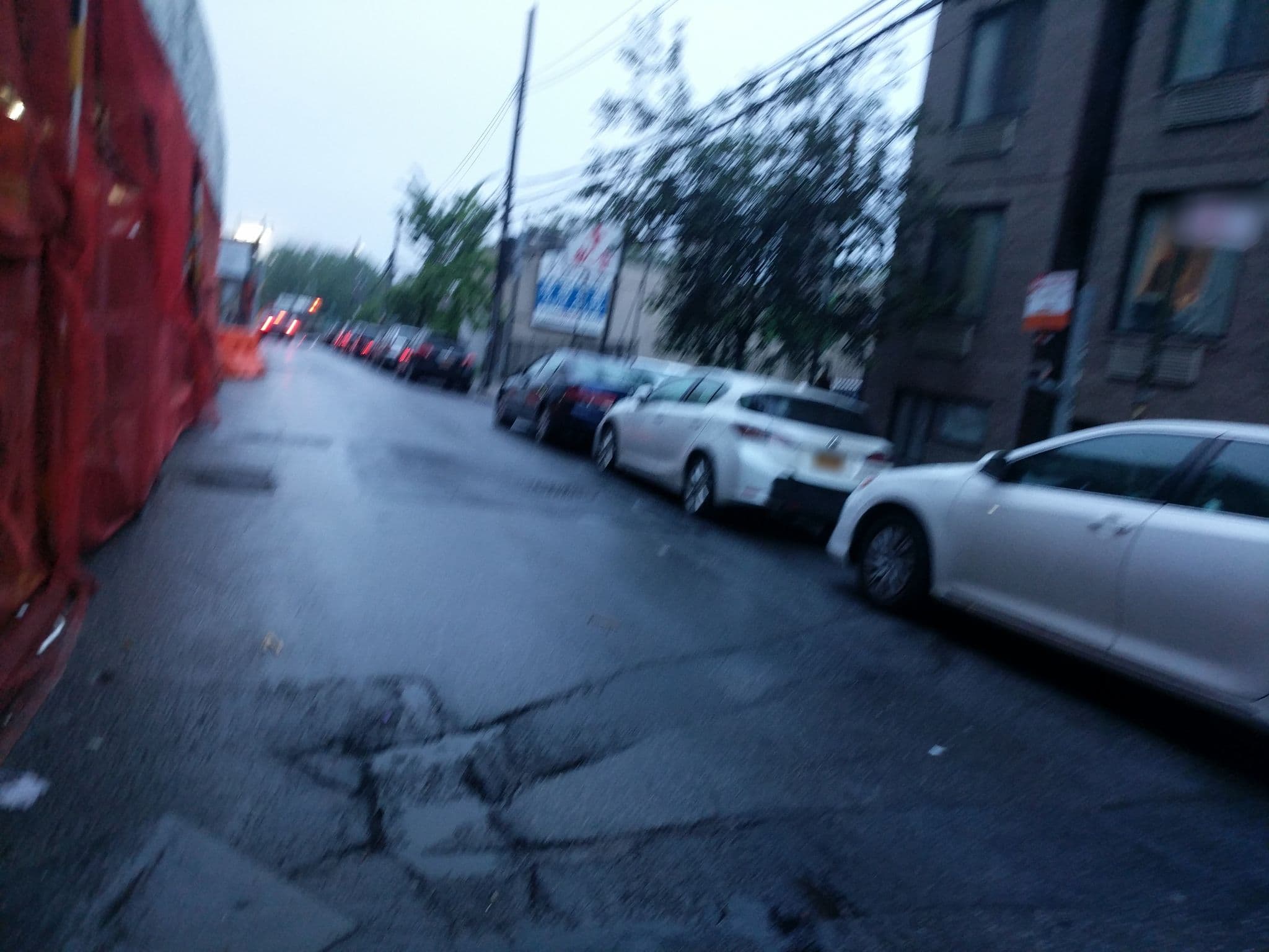 Street view near Comfort Inn, East Elmhurst — © daalso (CC BY-SA · Mapillary)