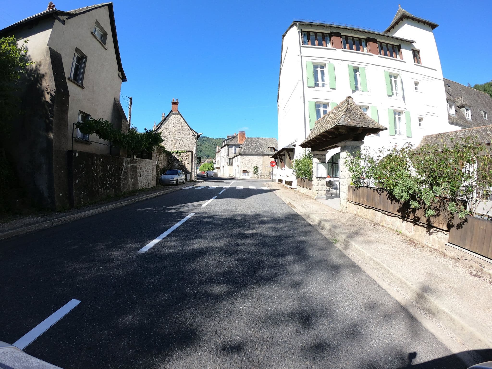 Street view near La Rivière, Entraygues-sur-Truyère — © joostjakob (CC BY-SA · Mapillary)