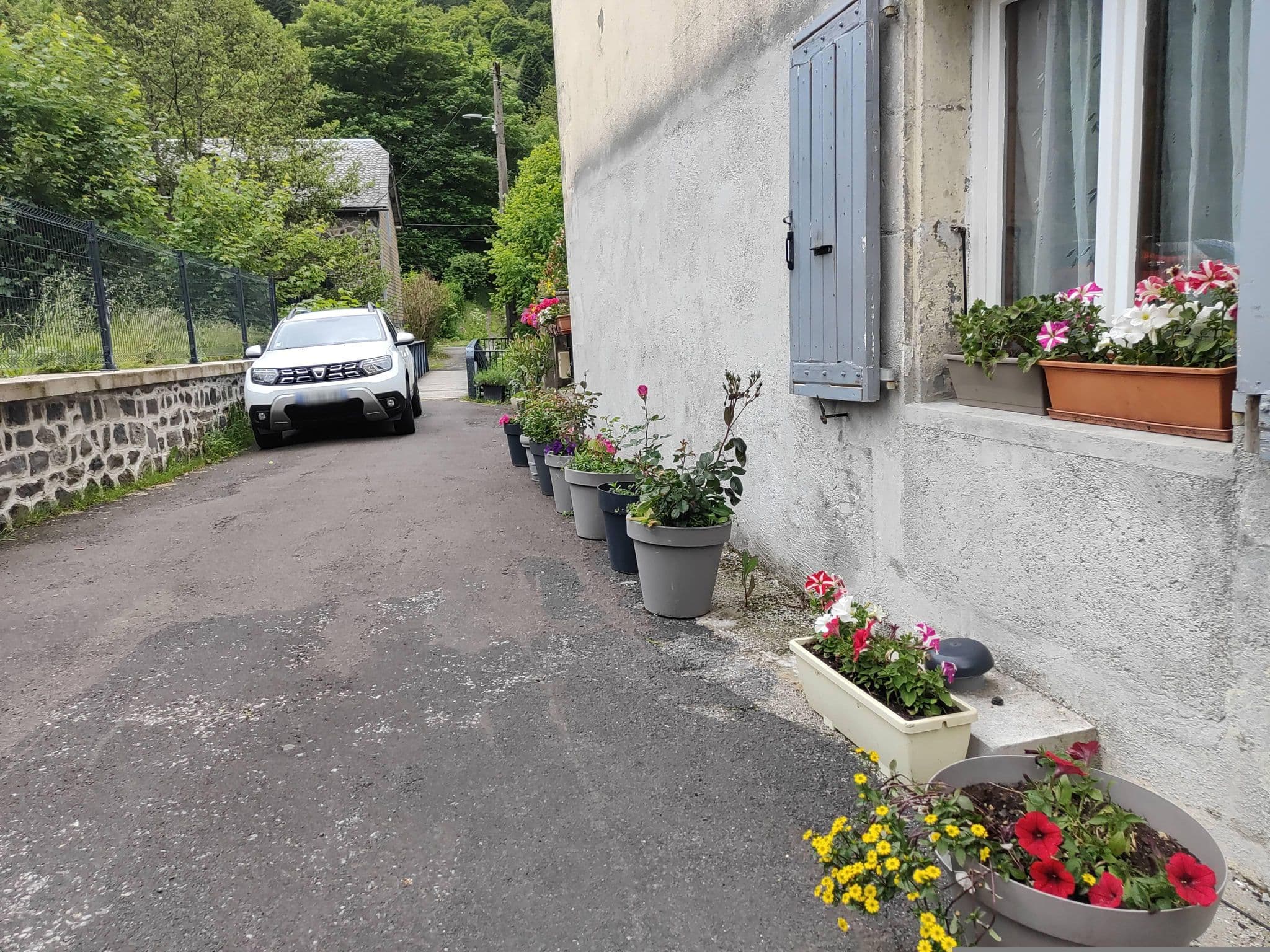 Street view near Villa Mirabeau, Mont-Dore — © philou87 (CC BY-SA · Mapillary)