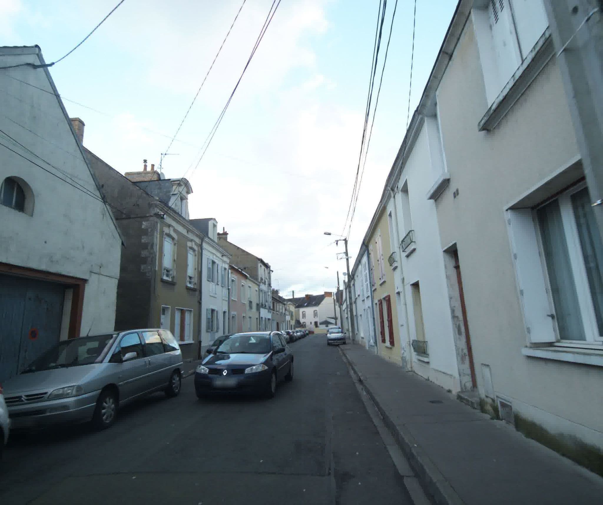 Street view near Le Patio de Loiseau, Le Mans — © sogefi (CC BY-SA · Mapillary)