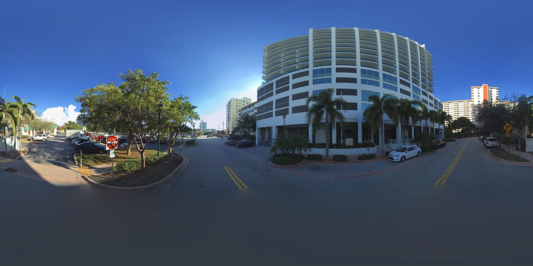 Street view near Il Lugano, Lauderdale-by-the-Sea — © microsoft (CC BY-SA · Mapillary)