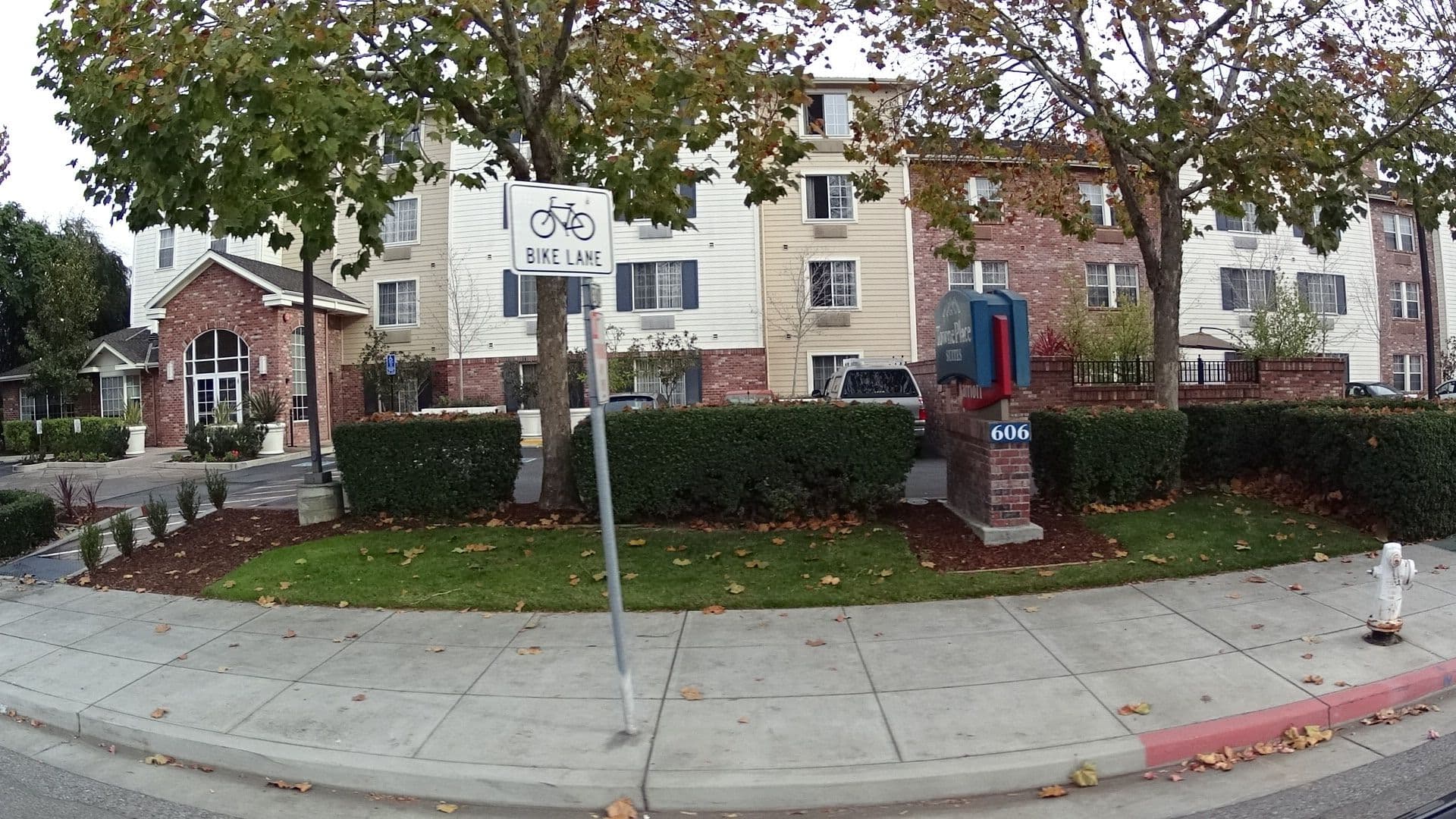 Street view near TownePlace Suites by Marriott Sunnyvale Mountain View, Sunnyvale — © bhousel (CC BY-SA · Mapillary)