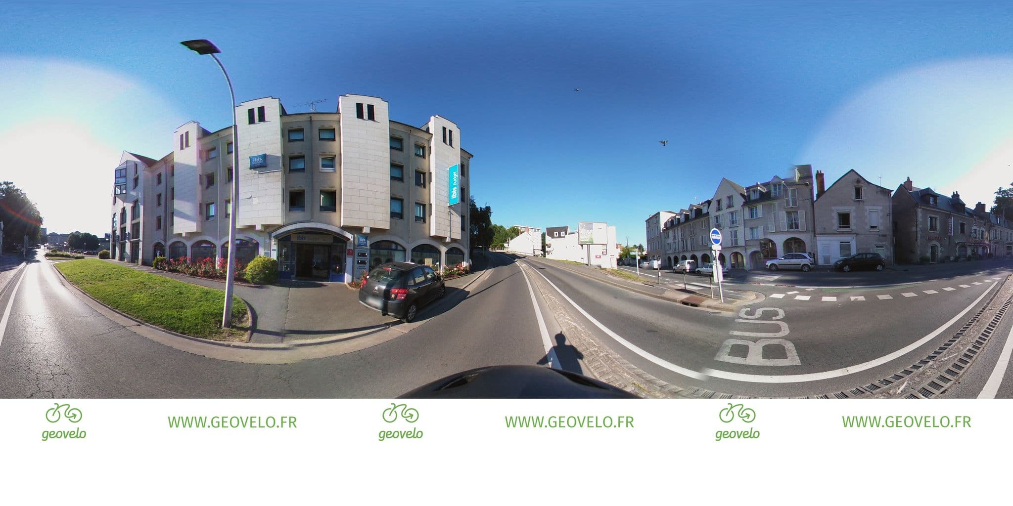 Street view near Ibis Budget Blois centre, Blois — © simon_geovelo (CC BY-SA · Mapillary)
