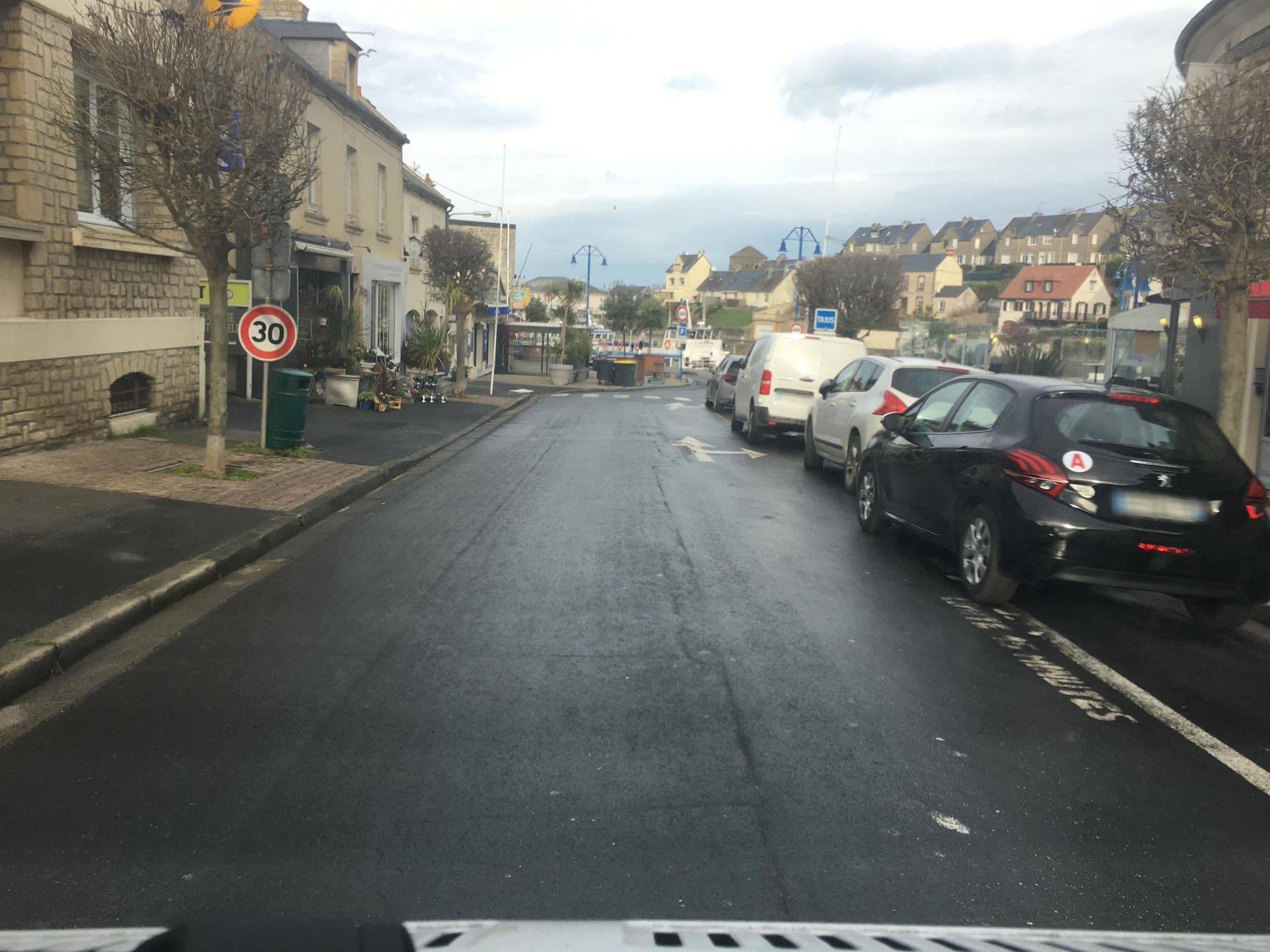 Street view near La Maison du Postier, Port-en-Bessin-Huppain — © raymond (CC BY-SA · Mapillary)