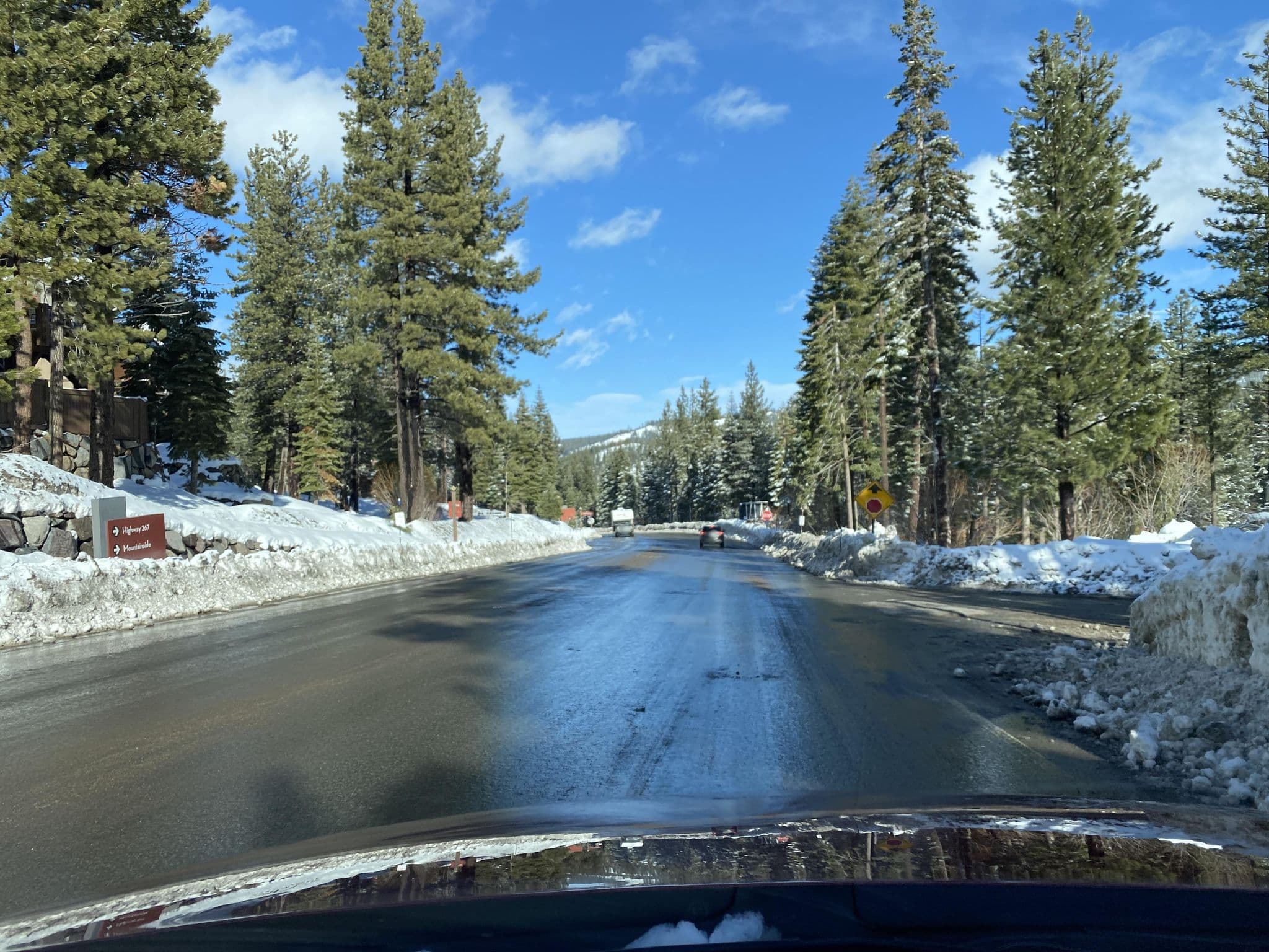Street view near Northstar California Resort, Tahoe Vista — © eneerhut (CC BY-SA · Mapillary)