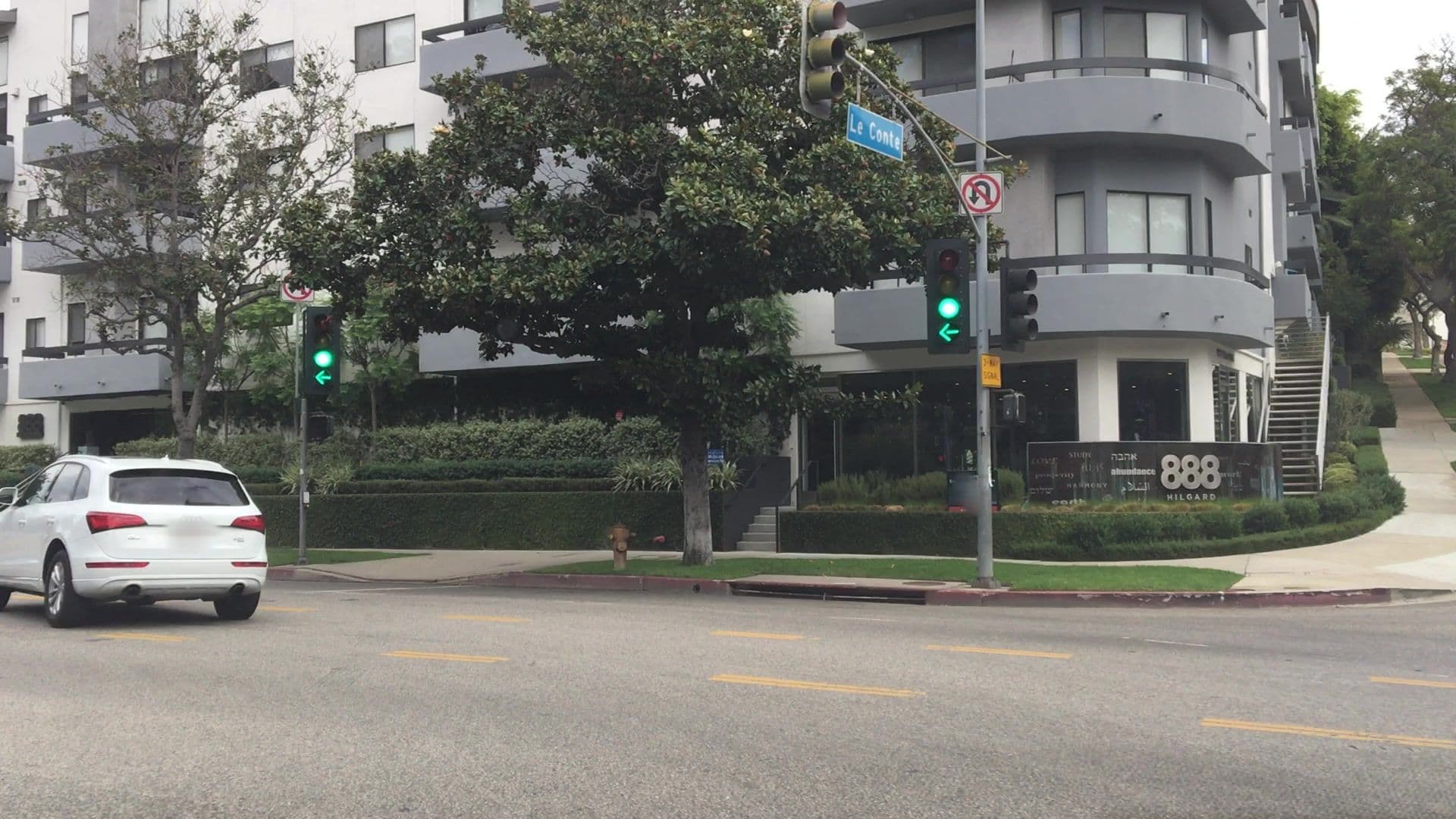Street view near Dormshare Westwood By Podshare, Century City — © lvl5 (CC BY-SA · Mapillary)