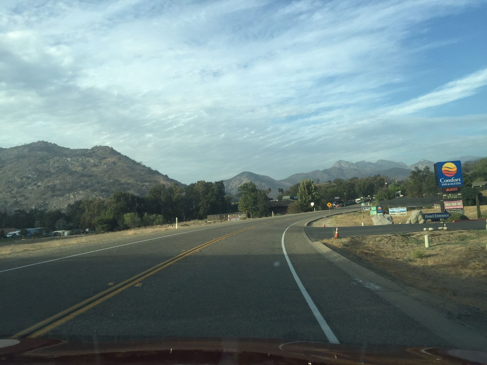 Street view near Comfort Inn & Suites, Woodlake — © canadarunner (CC BY-SA · Mapillary)