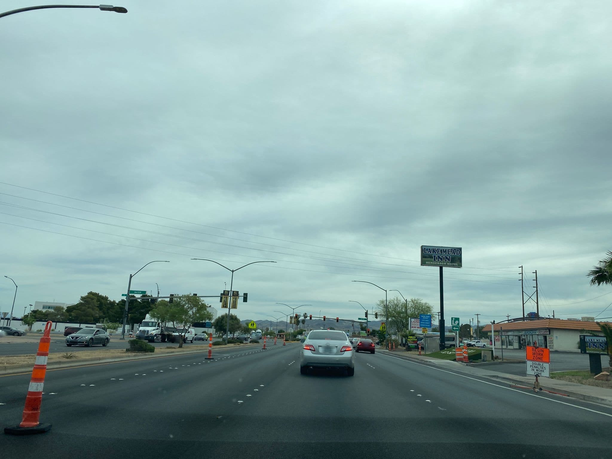 Street view near Motel 6, Henderson — © matsayz (CC BY-SA · Mapillary)