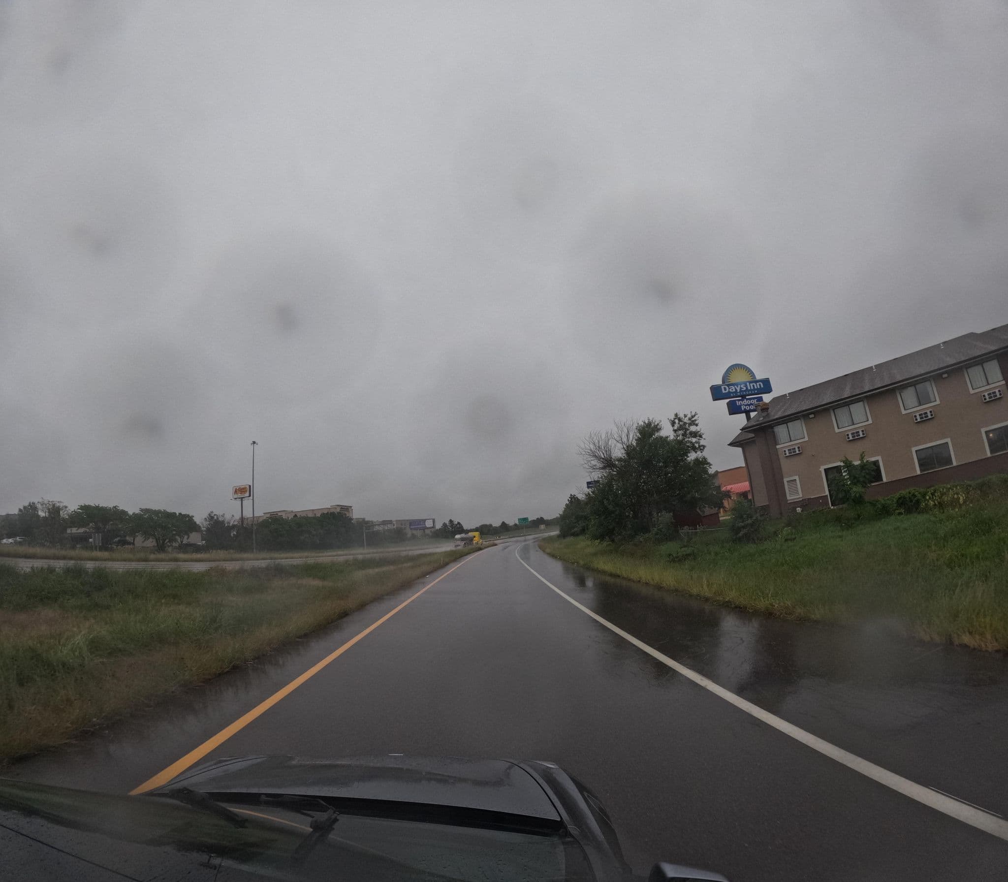 Street view near Days Inn by Wyndham Topeka, Topeka — © vorpalblade (CC BY-SA · Mapillary)