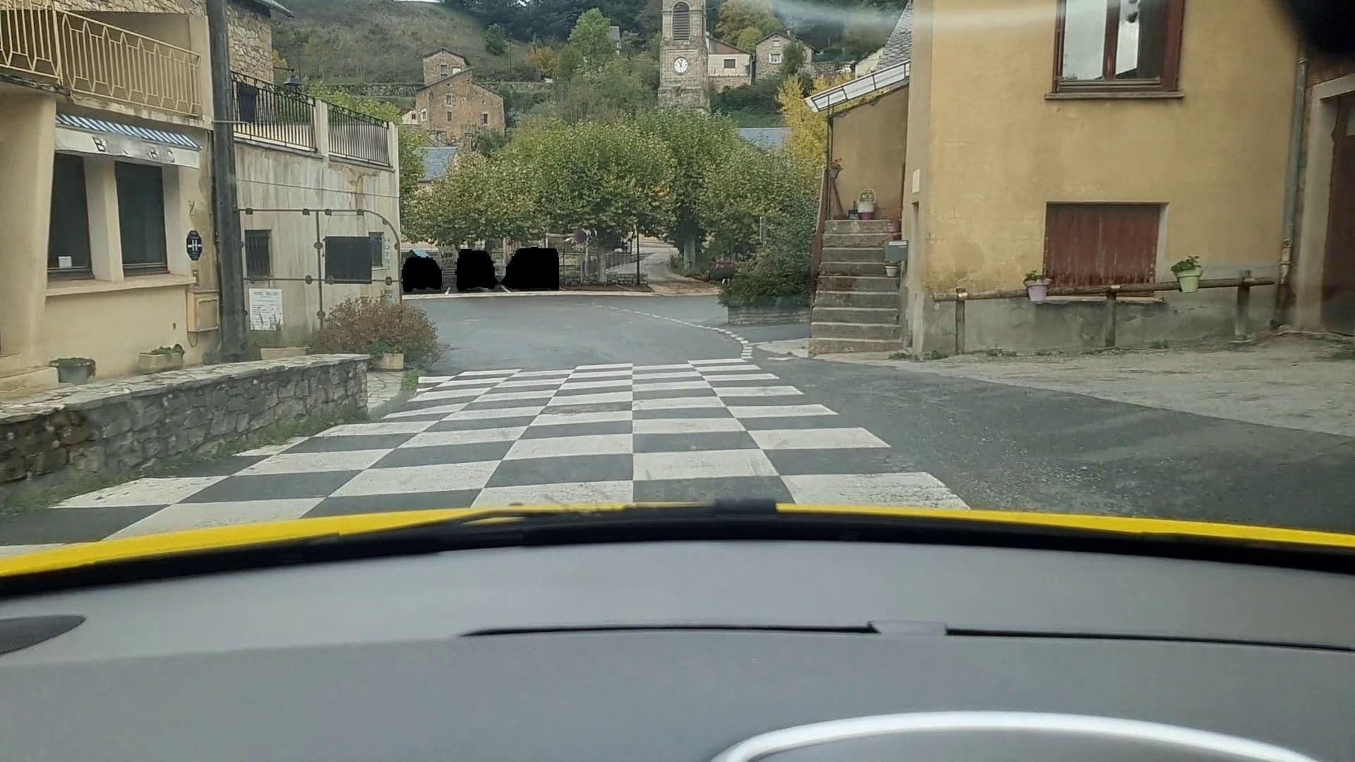 Street view near Hôtel Bel Air, Meyrueis — © si3p0 (CC BY-SA · Mapillary)
