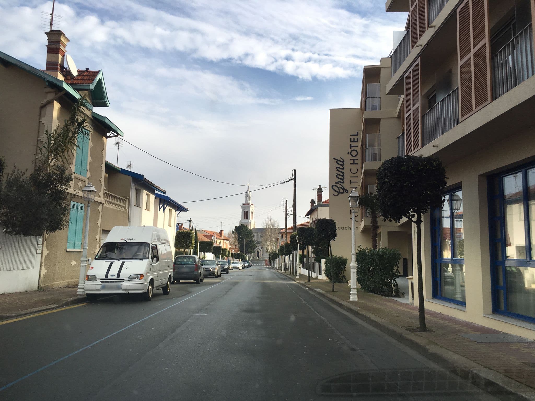 Street view near Grand Atlantic Hôtel, Arcachon — © cquest (CC BY-SA · Mapillary)