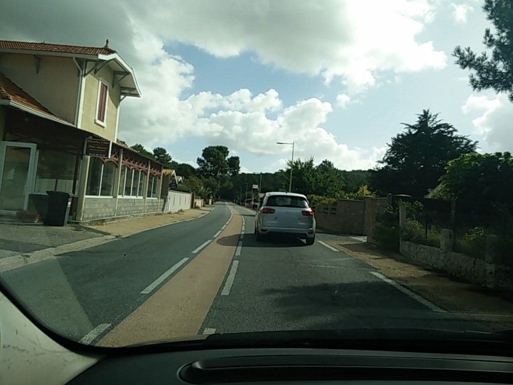 Street view near Chez Augustin, Lacanau — © bellazambo (CC BY-SA · Mapillary)
