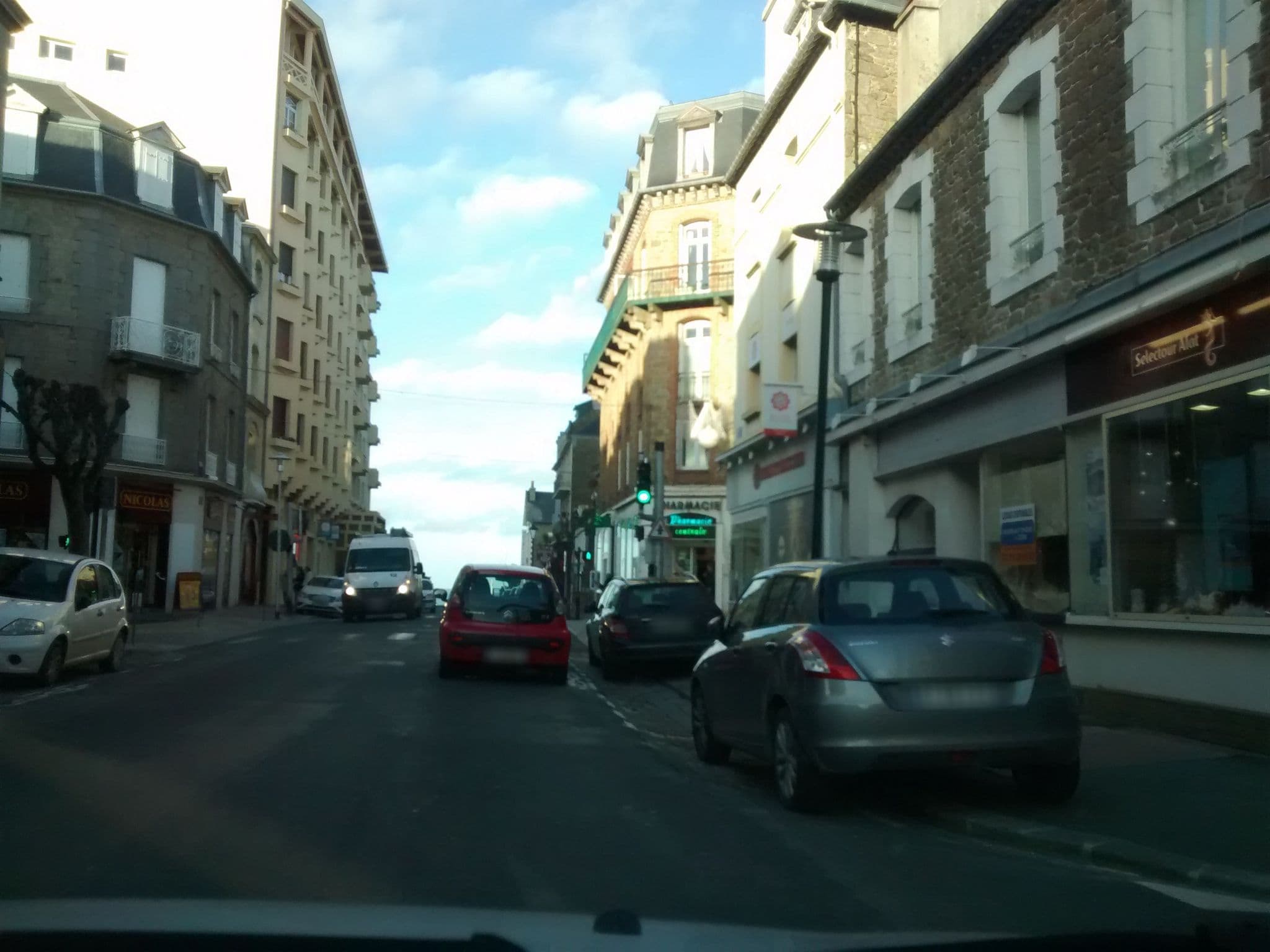 Street view near Selectour - SVM Khaolan Voyages Dinard, Dinard — © mgageo (CC BY-SA · Mapillary)
