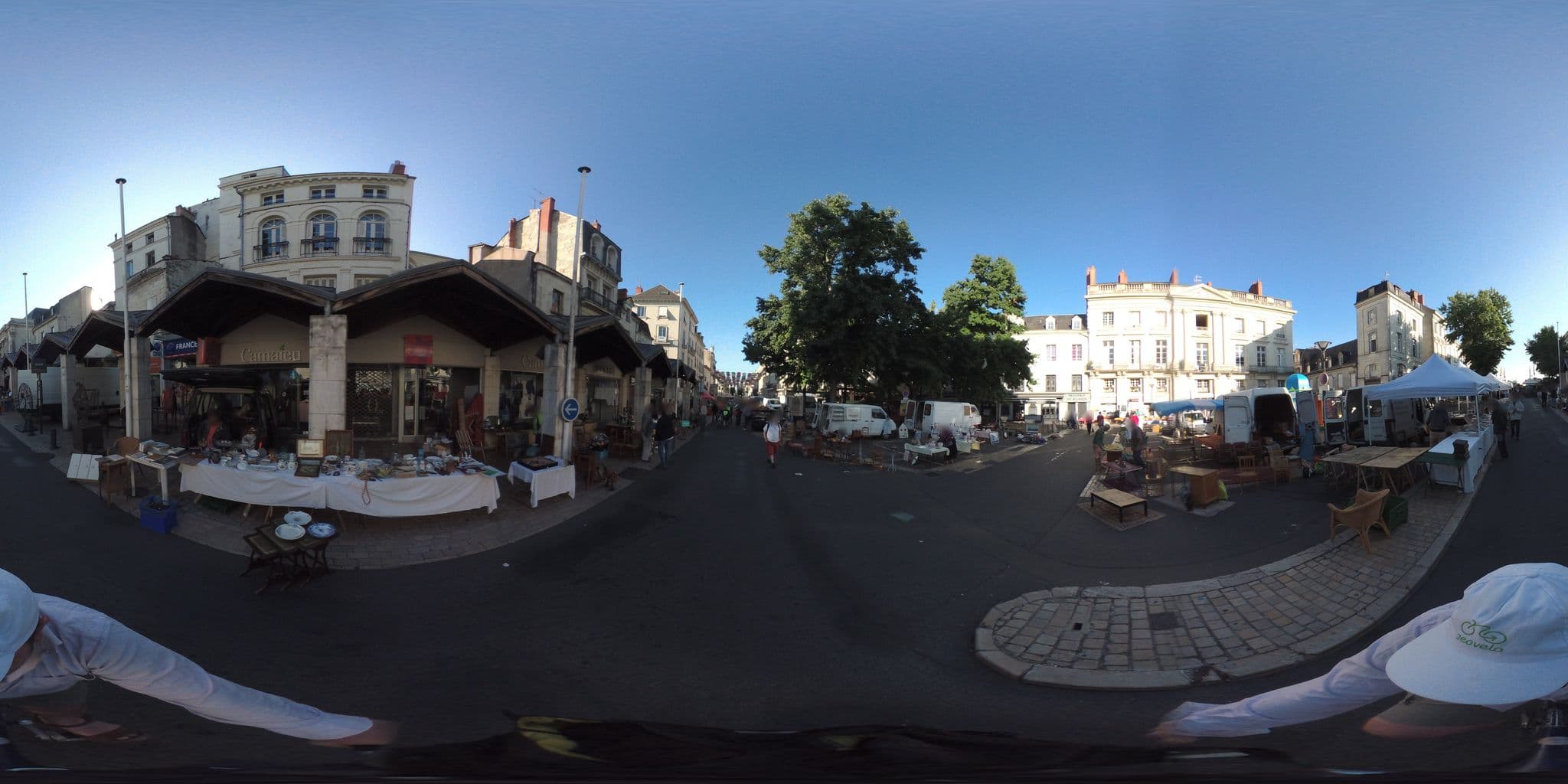 Street view near Selectour - Préférence, Saumur — © geovelo (CC BY-SA · Mapillary)