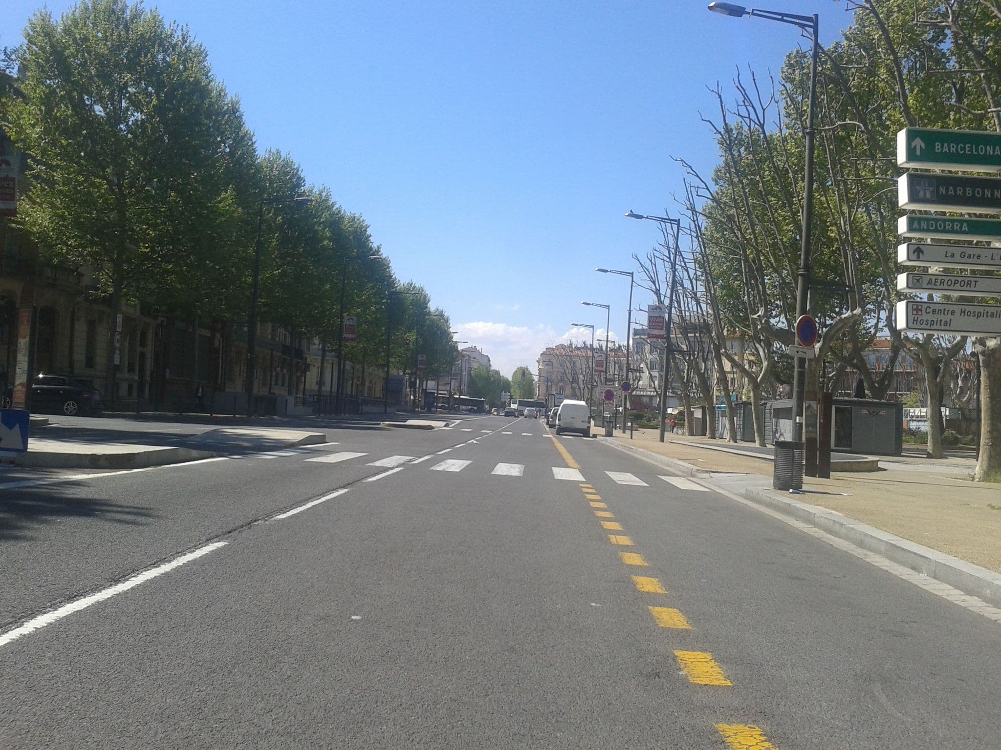 Street view near Kyriad Windsor Hotel Perpignan, Perpignan — © ray66 (CC BY-SA · Mapillary)