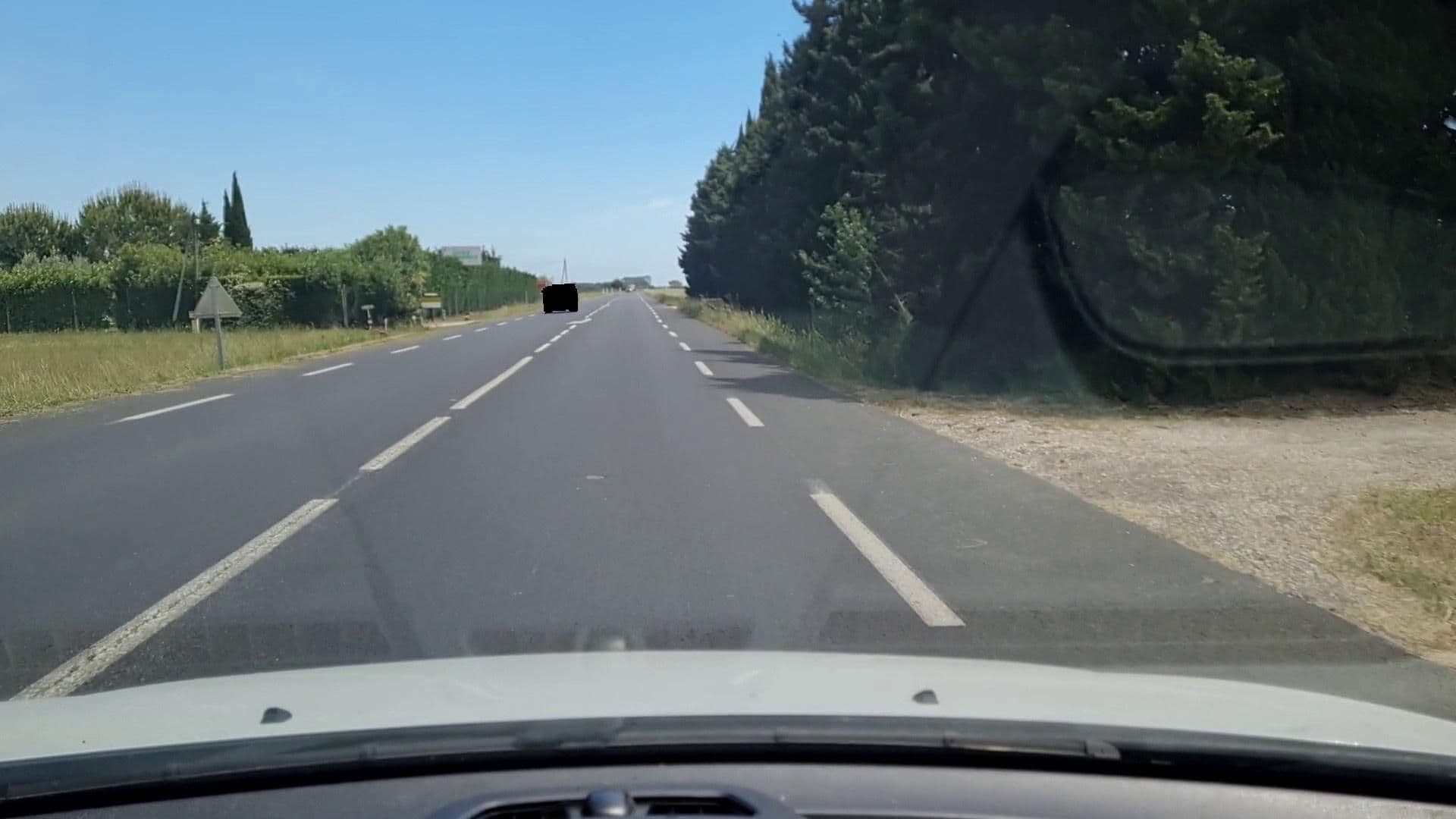 Street view near Le Mas Des Figuiers, Aigues-Mortes — © si3p0 (CC BY-SA · Mapillary)