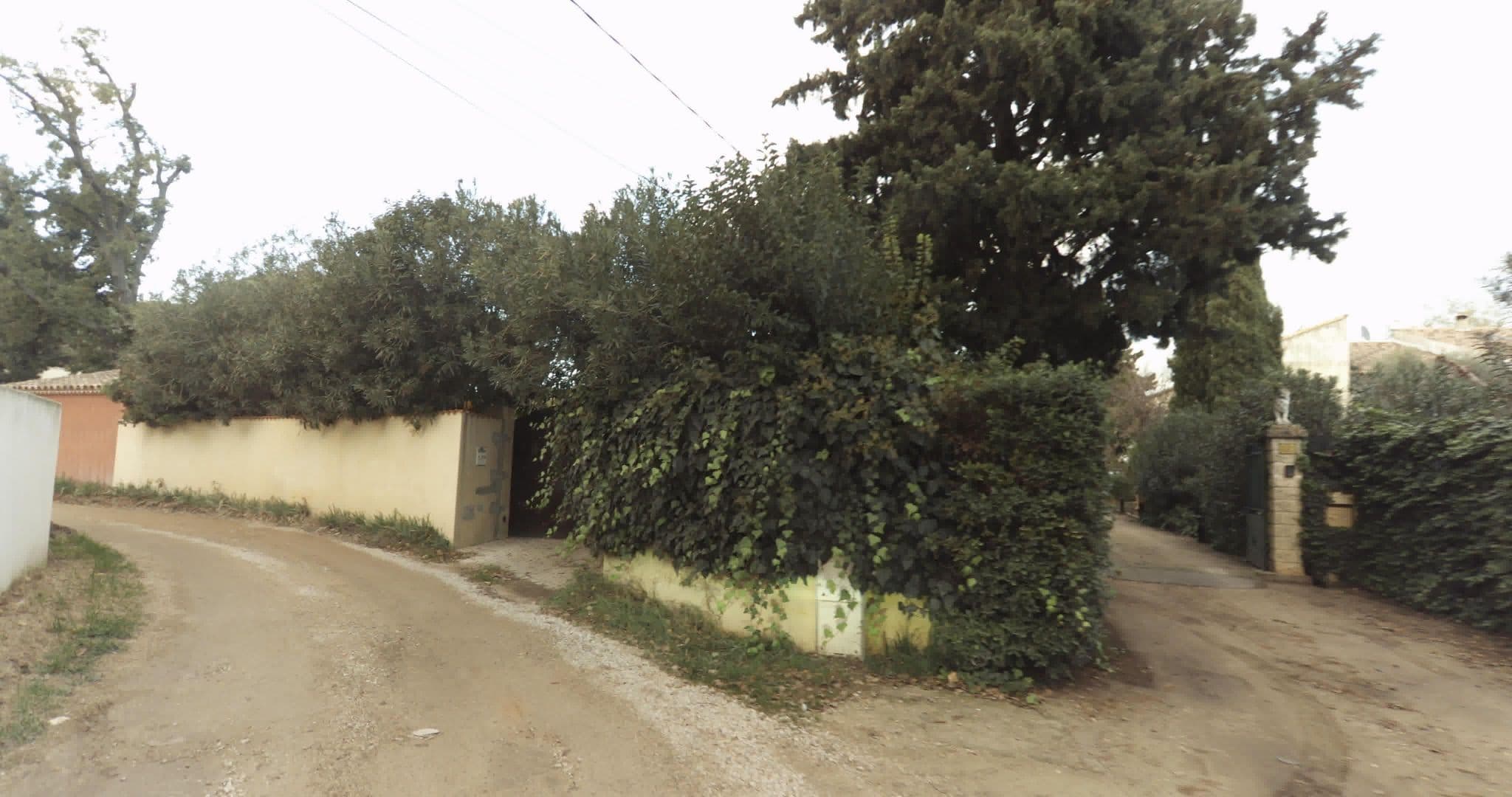 Street view near Studio Du Soleil, Aigues-Mortes — © sogefi (CC BY-SA · Mapillary)