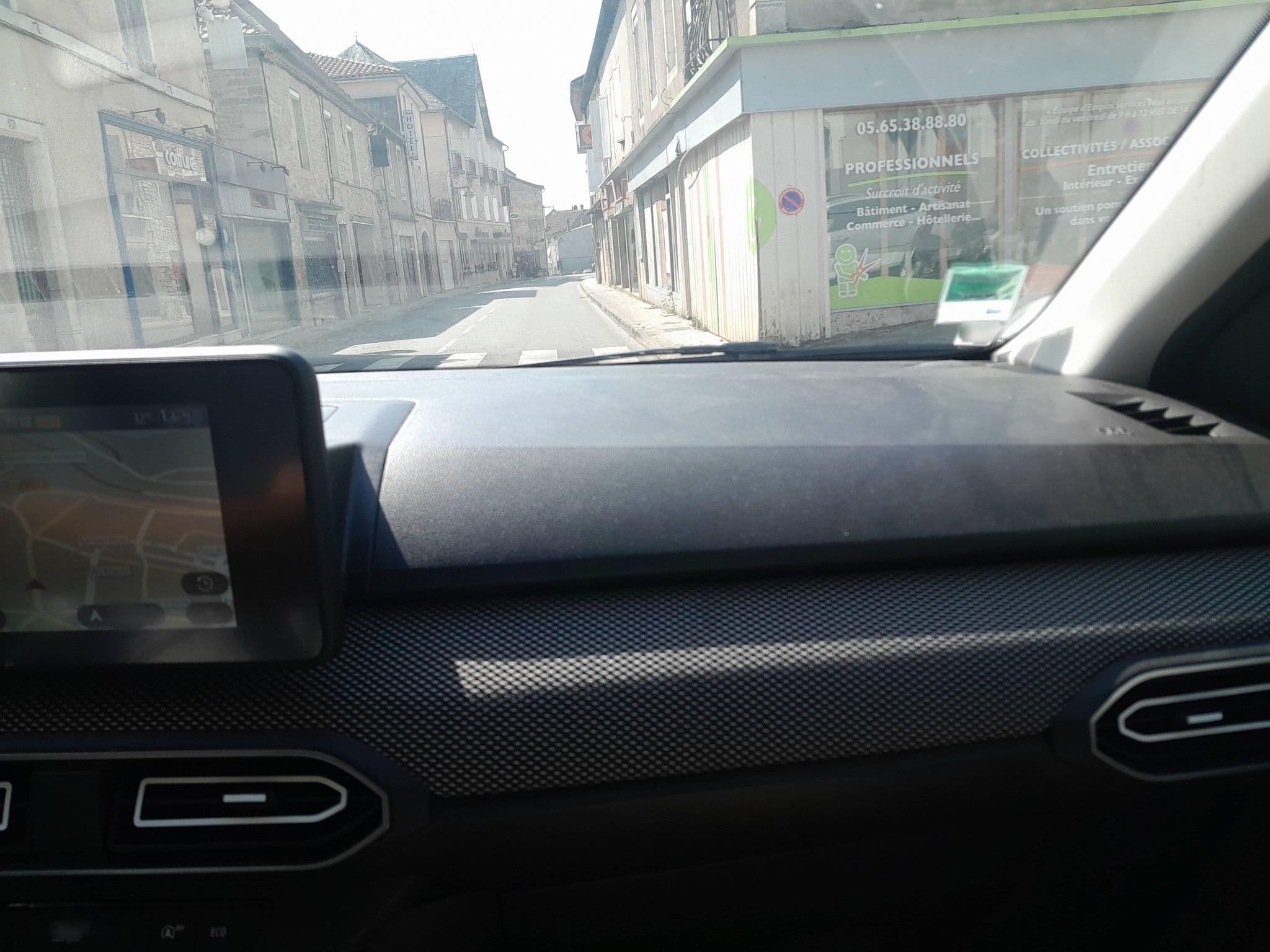 Street view near Hôtel Le Lion d'Or, Gramat — © hautetension08 (CC BY-SA · Mapillary)