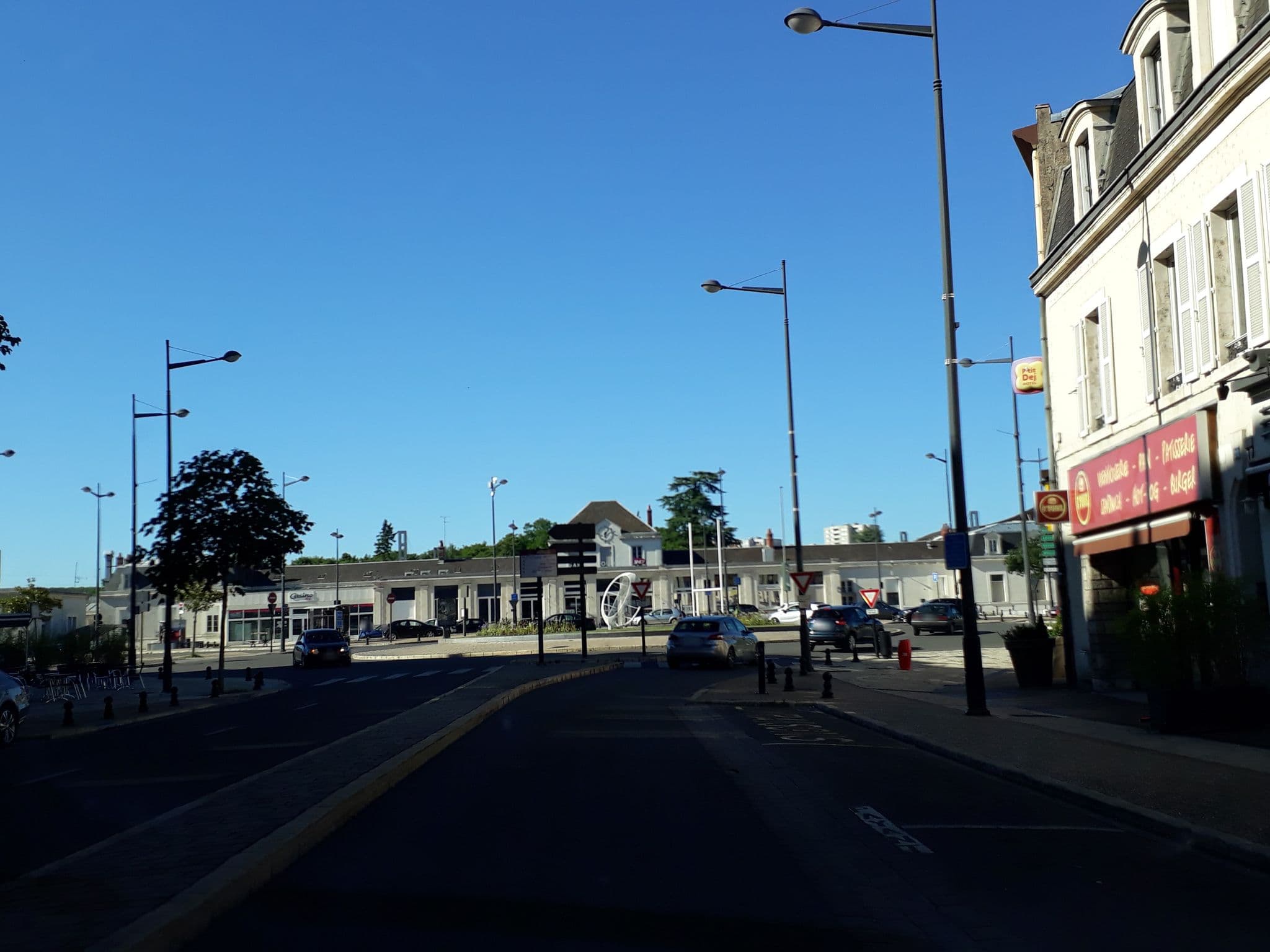 Street view near Hotel Villa C, Bourges — © df45 (CC BY-SA · Mapillary)