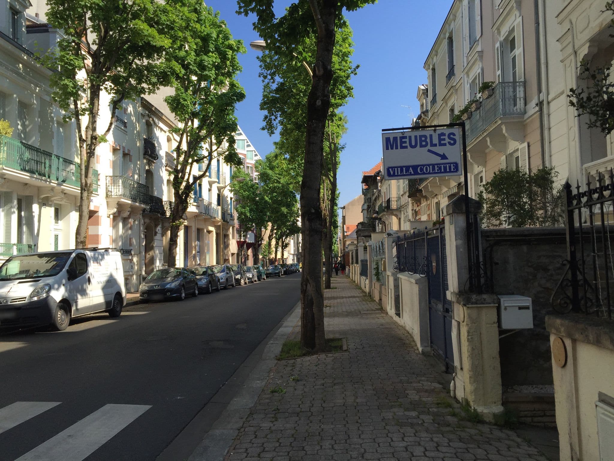 Street view near Villa Colette, Vichy — © zimmy (CC BY-SA · Mapillary)