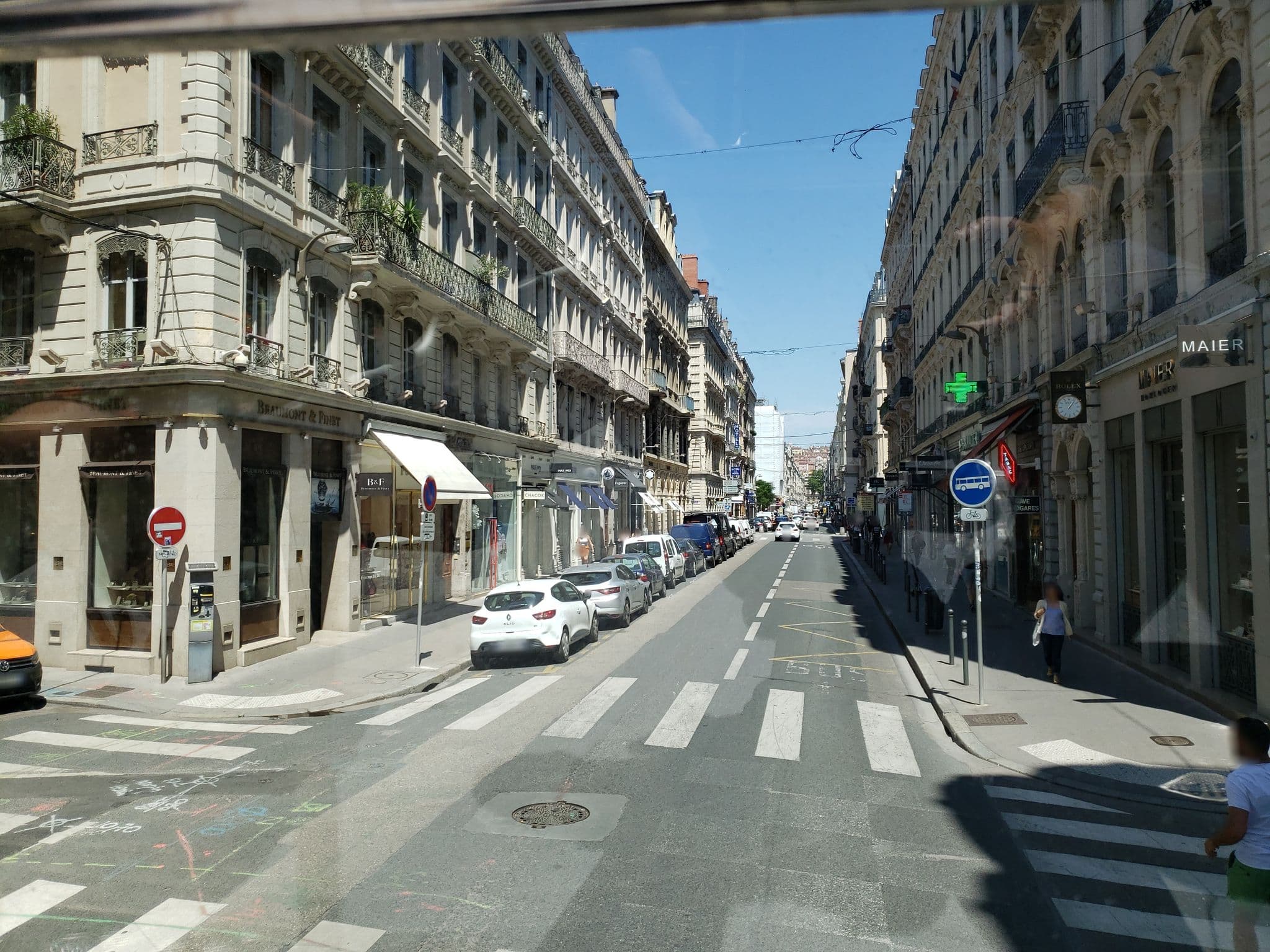 Street view near Mo's, Lyon 02 — © mapfool (CC BY-SA · Mapillary)