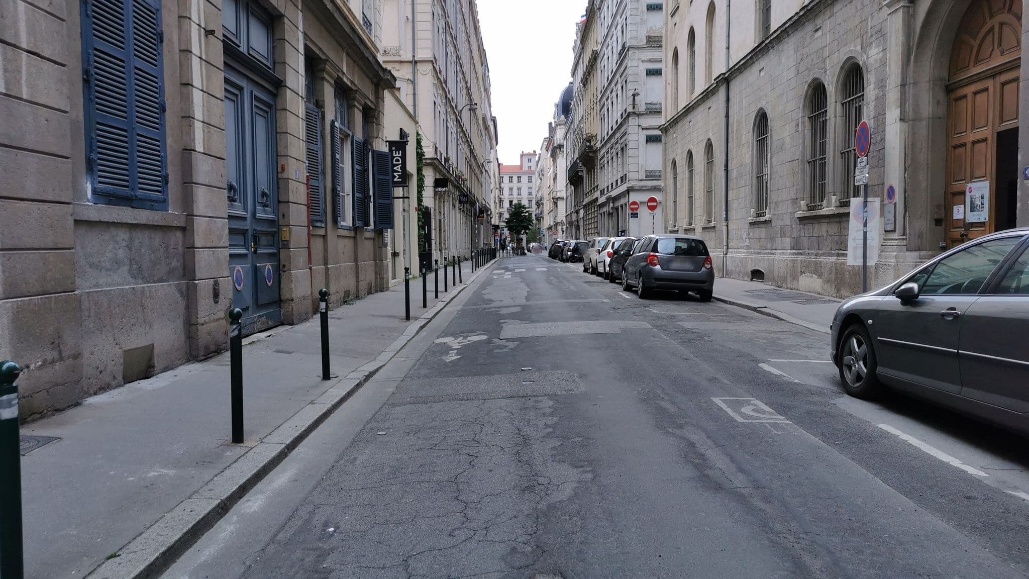 Street view near Une nuit au second, Lyon 02 — © pogregoire (CC BY-SA · Mapillary)