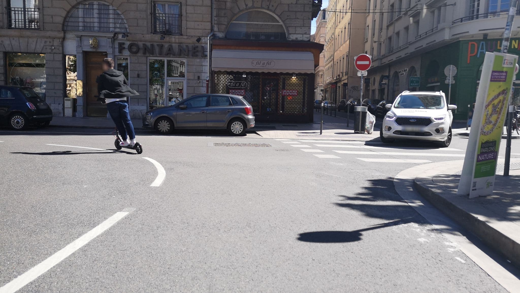 Street view near Appart' Montcharmont, Lyon 05 — © blueberry (CC BY-SA · Mapillary)