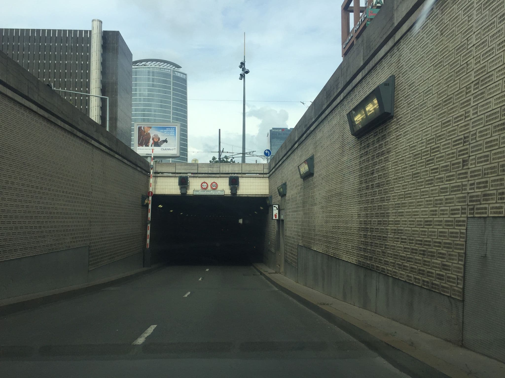 Street view near Hotel Athena, Lyon 03 — © thepriben (CC BY-SA · Mapillary)