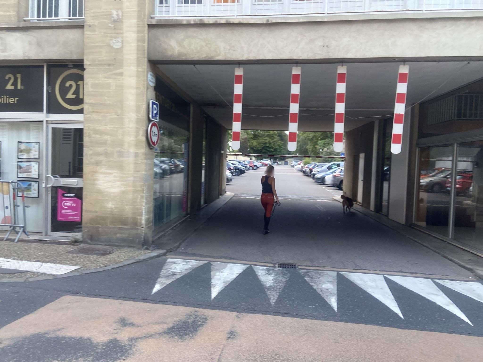 Street view near Grand Hôtel du Luxembourg, Bayeux — © vladb (CC BY-SA · Mapillary)