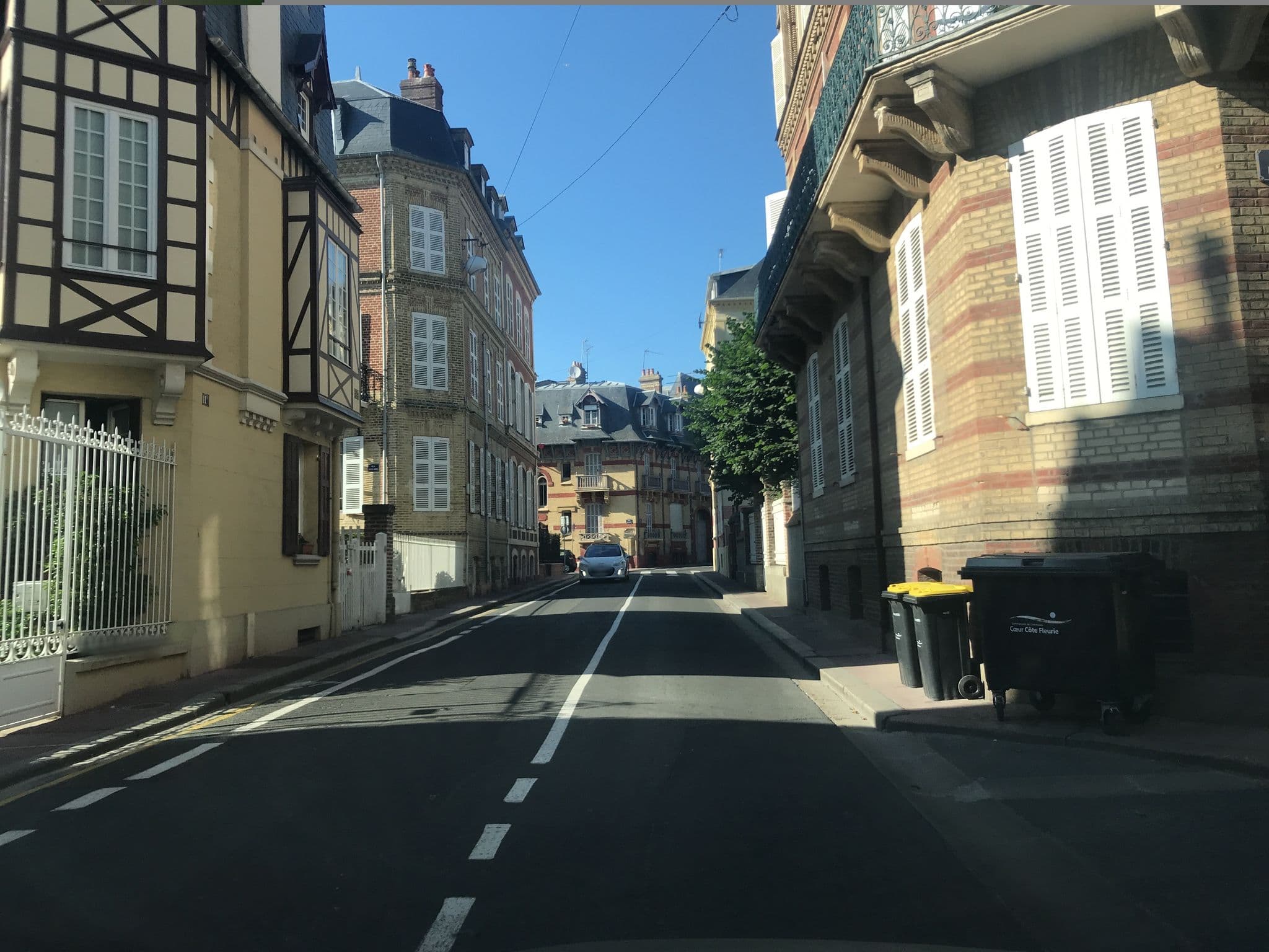 Street view near Villa Caroline, Trouville-sur-Mer — © unmap (CC BY-SA · Mapillary)