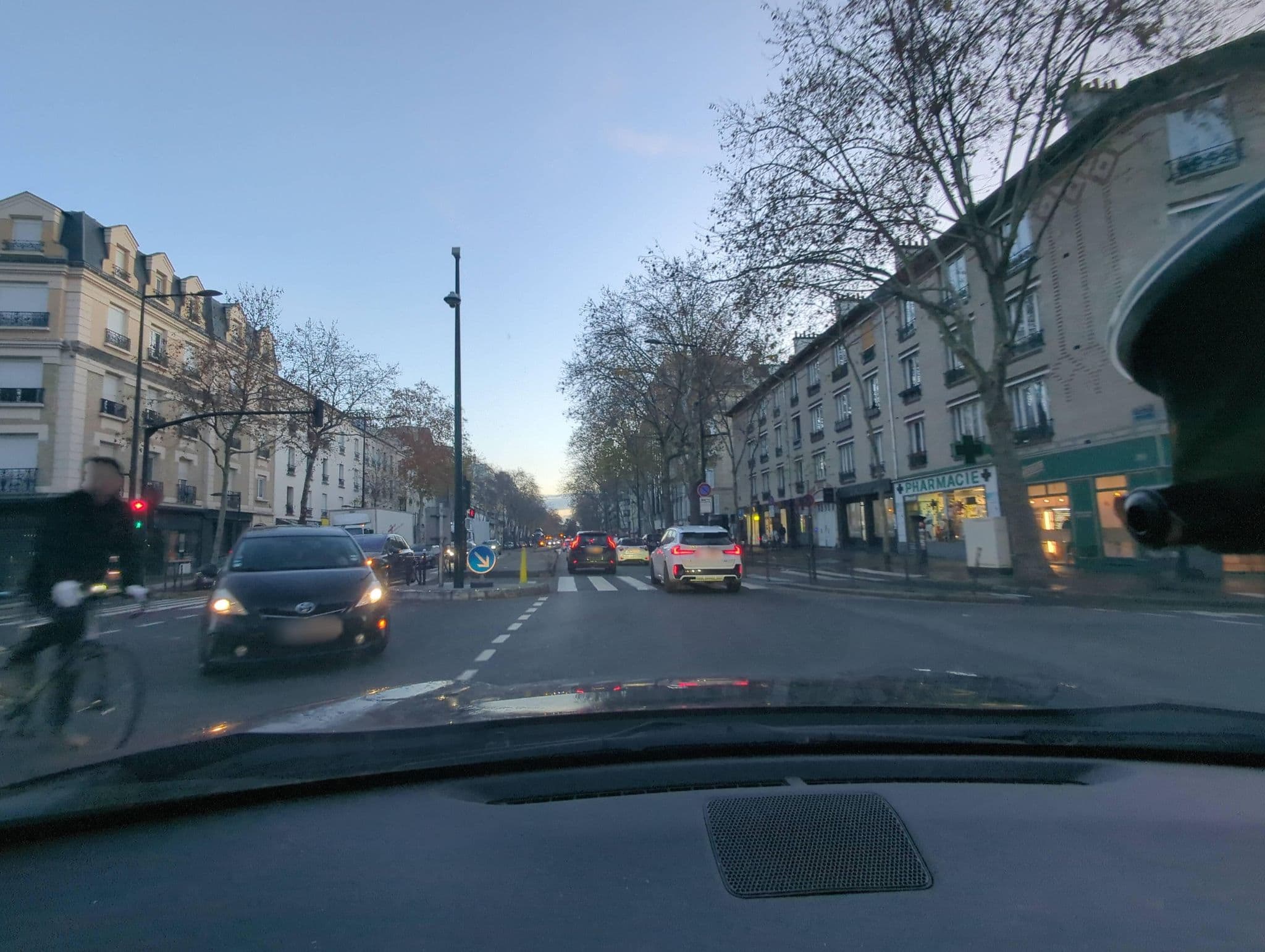 Street view near Sakura Hotel, Boulogne-Billancourt — © Cryptophil (CC BY-SA · Mapillary)